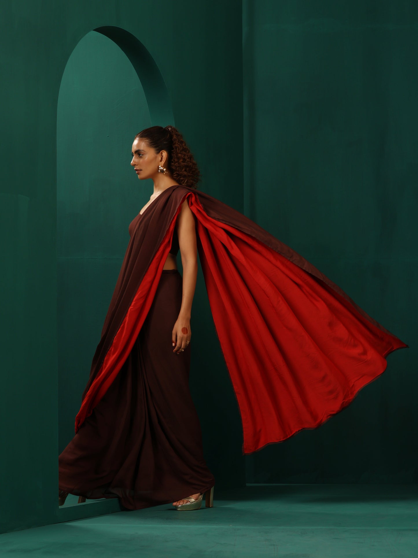 trueBrowns Cola Muslin Silk Ready to Wear Saree | Swadesiicart