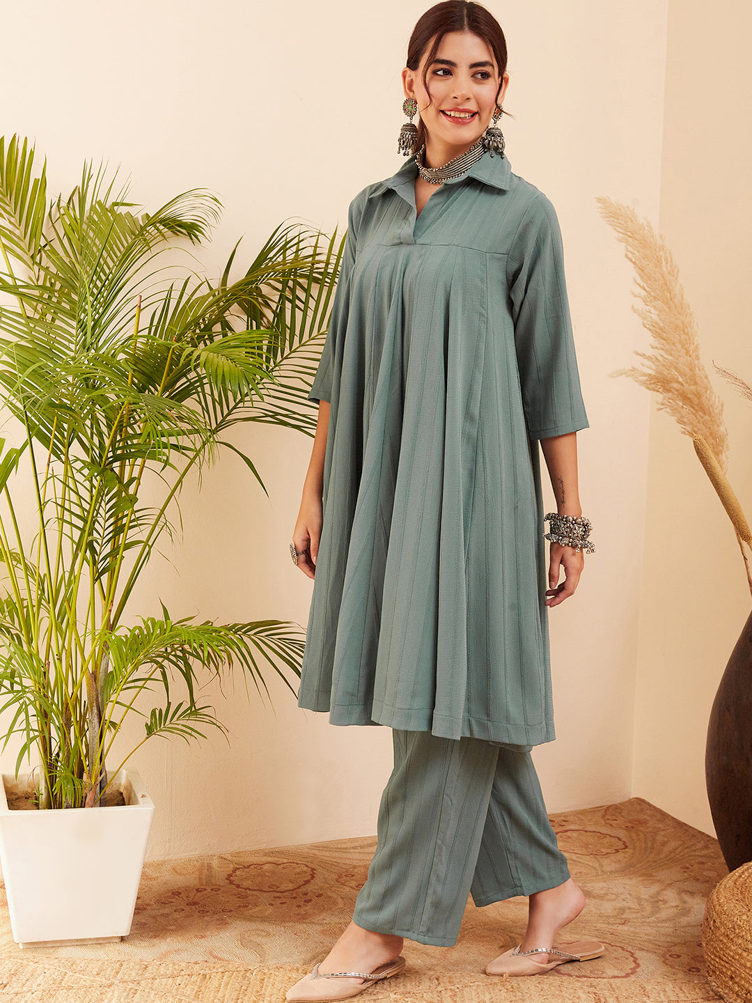 InWeave Women's Light Mint Collared Neck Flared Kurta Pant Set - Swadesiicart