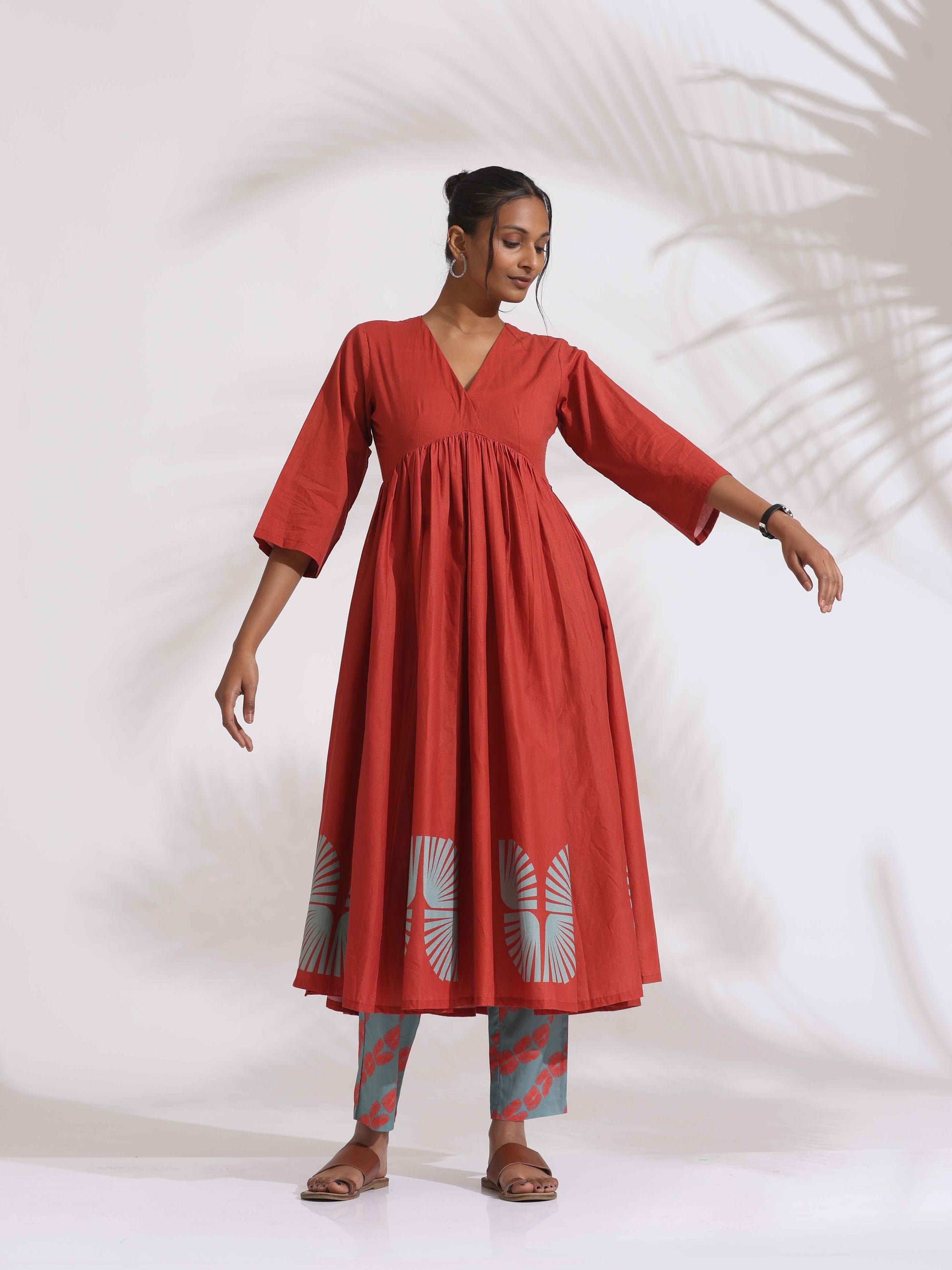 trueBrowns Red Cotton Print Flared Kurta Set | Swadesiicart