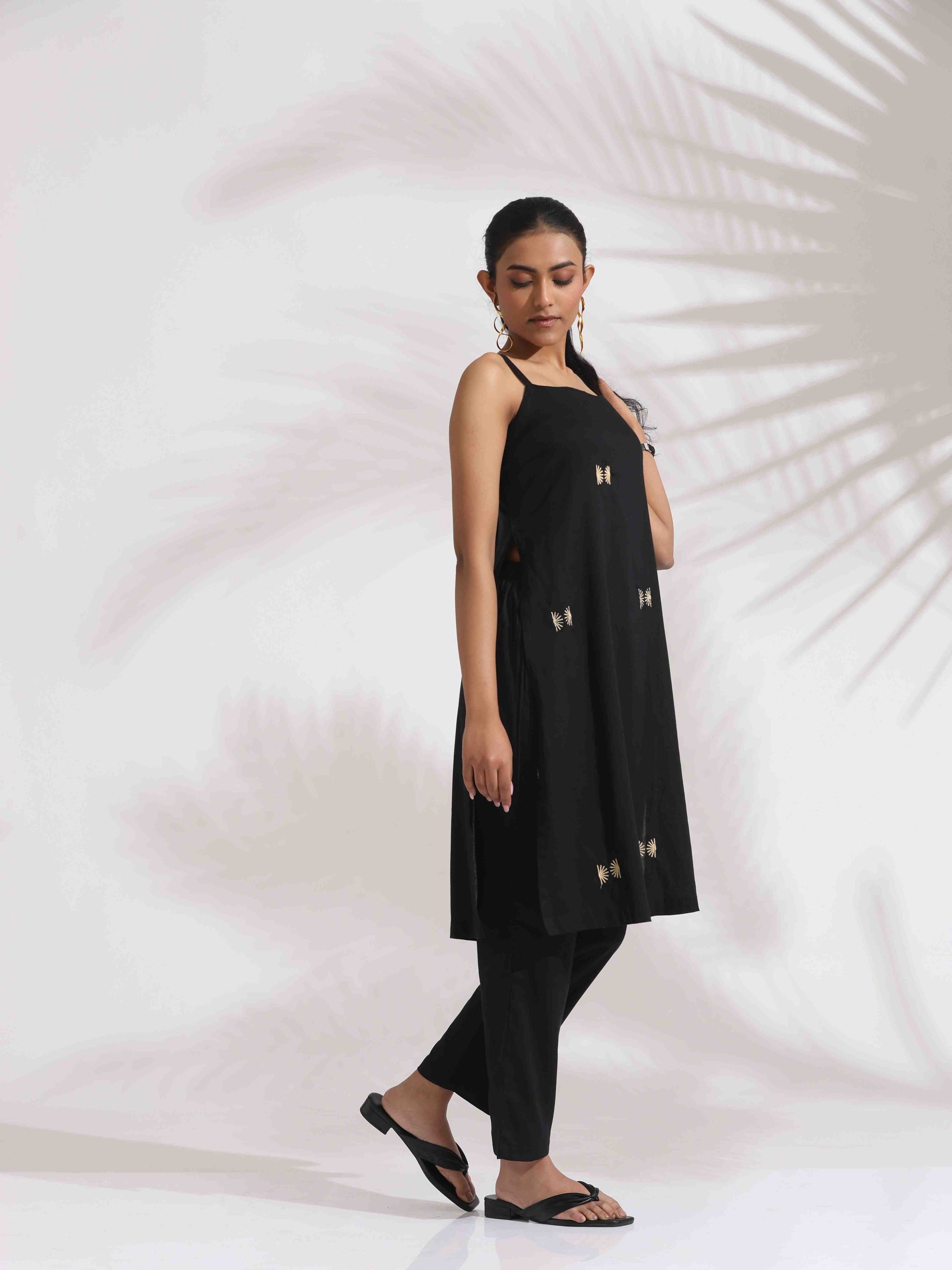 trueBrowns Black Cotton Embroidered Straight Kurta Set - Swadesiicart