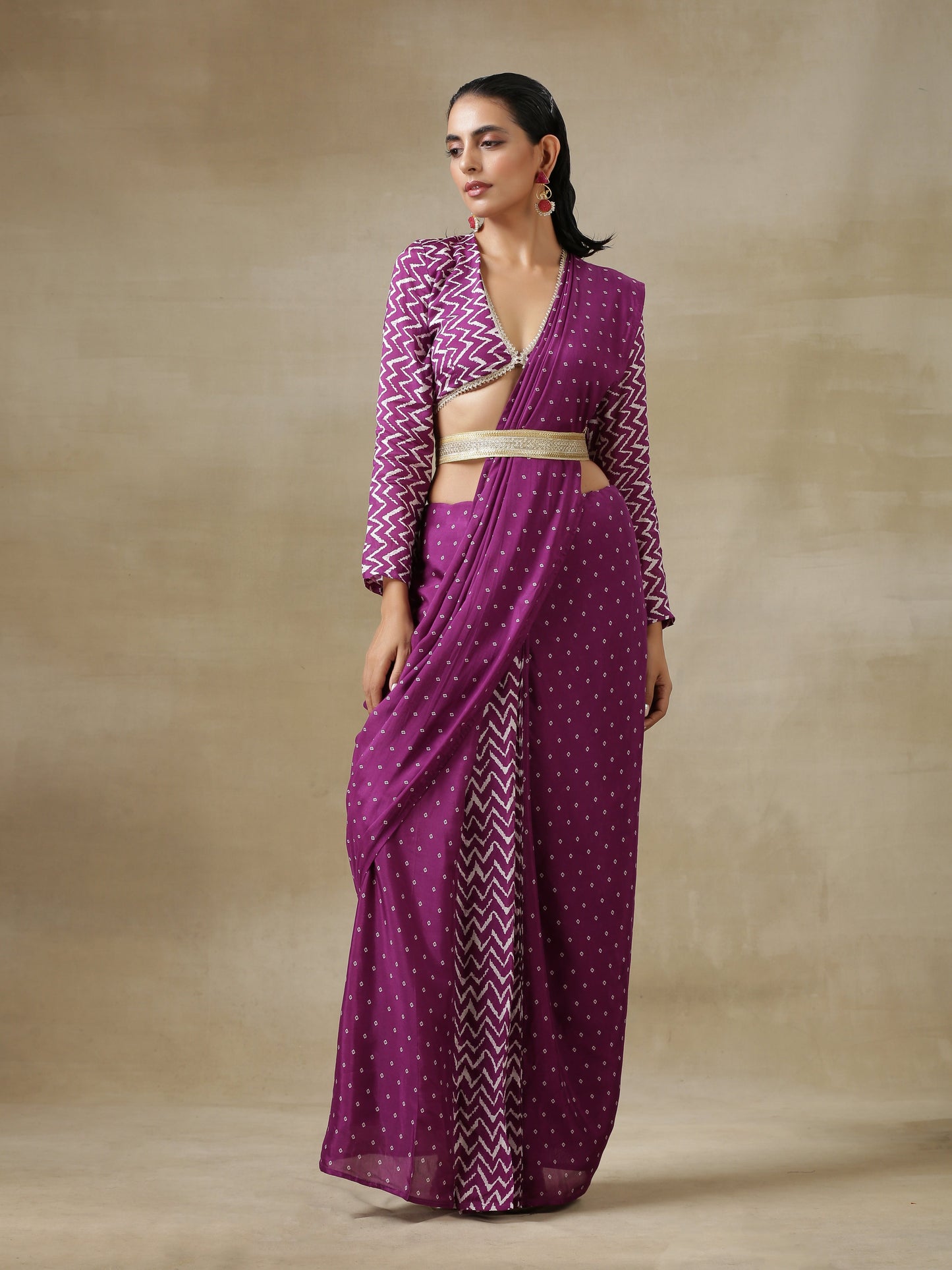 trueBrowns Purple Bandhani Printed Silk Ready to Wear Saree with Belt | Swadesiicart