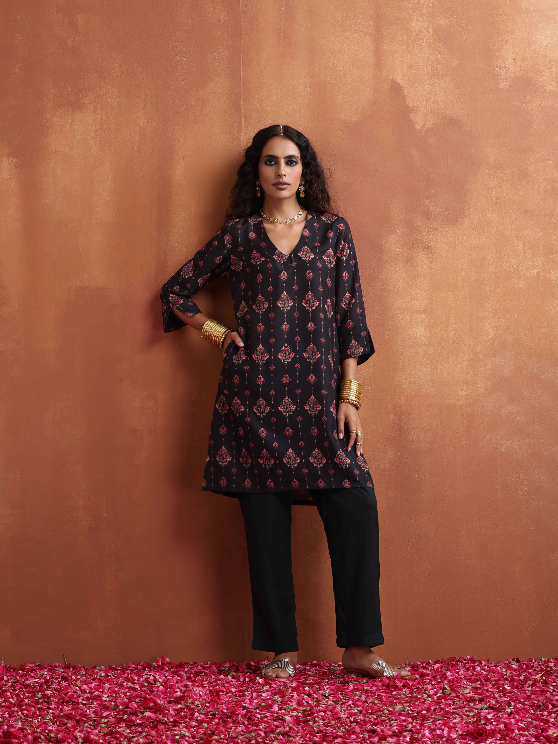 trueBrowns Black Print Kurta Co-ord Set - Swadesiicart