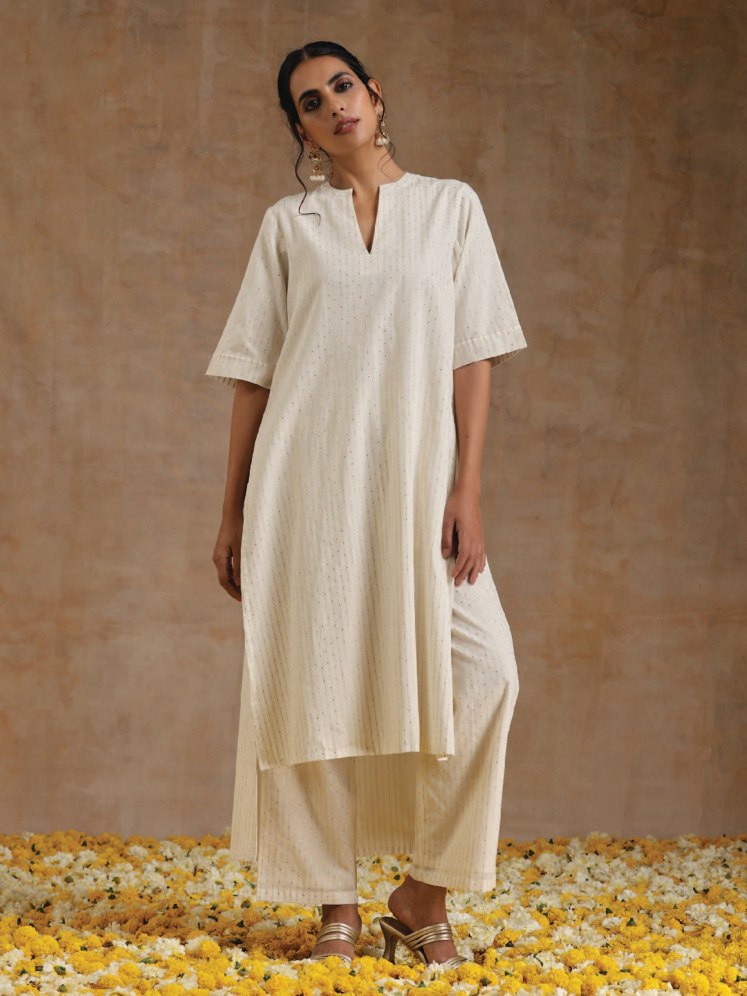 trueBrowns Ivory Gold Cotton Relaxed High-Low Kurta Set | Swadesiicart