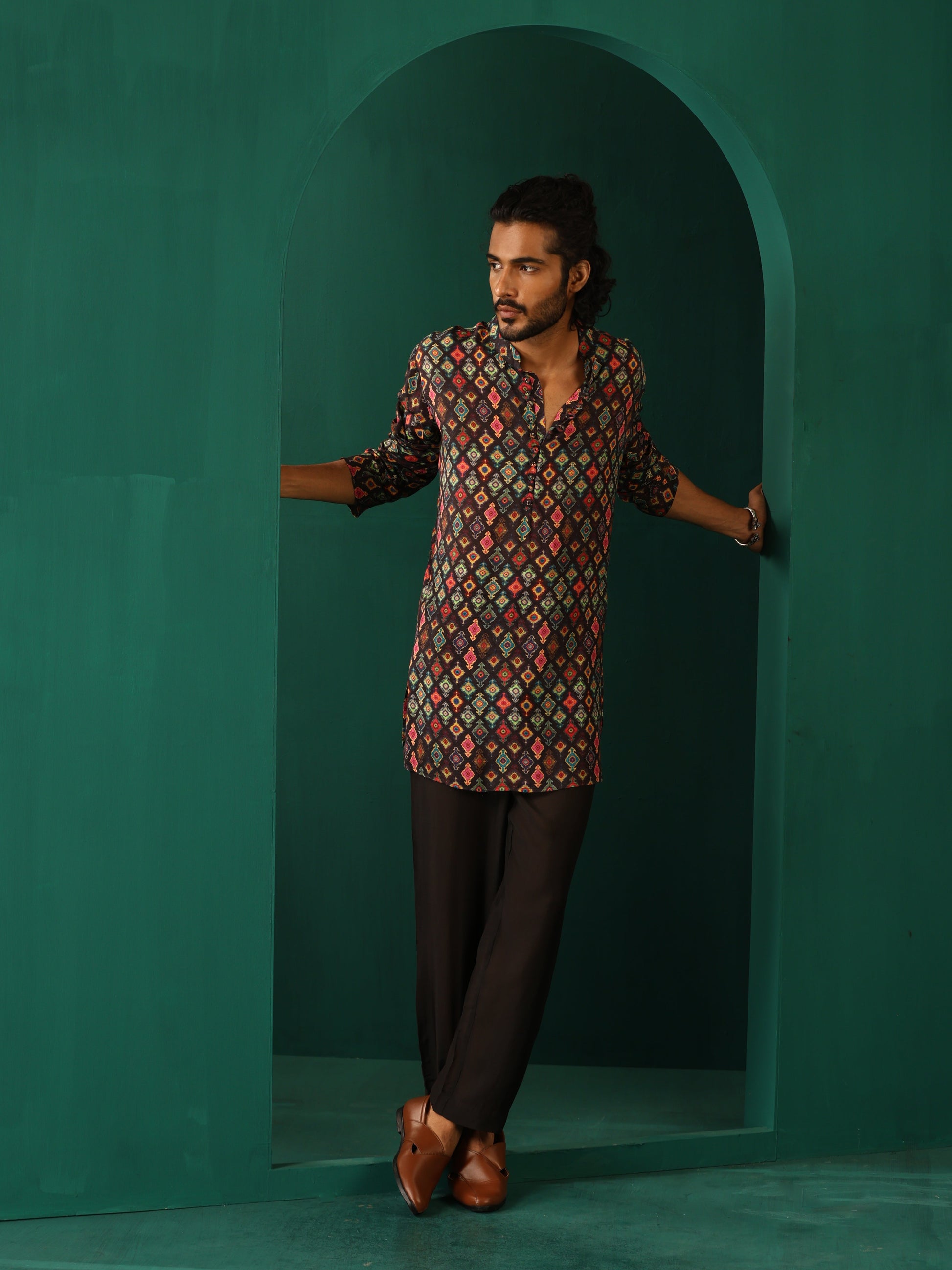 trueBrowns Men's Black Ikat Muslin Silk Printed Co-ord Set - Swadesiicart