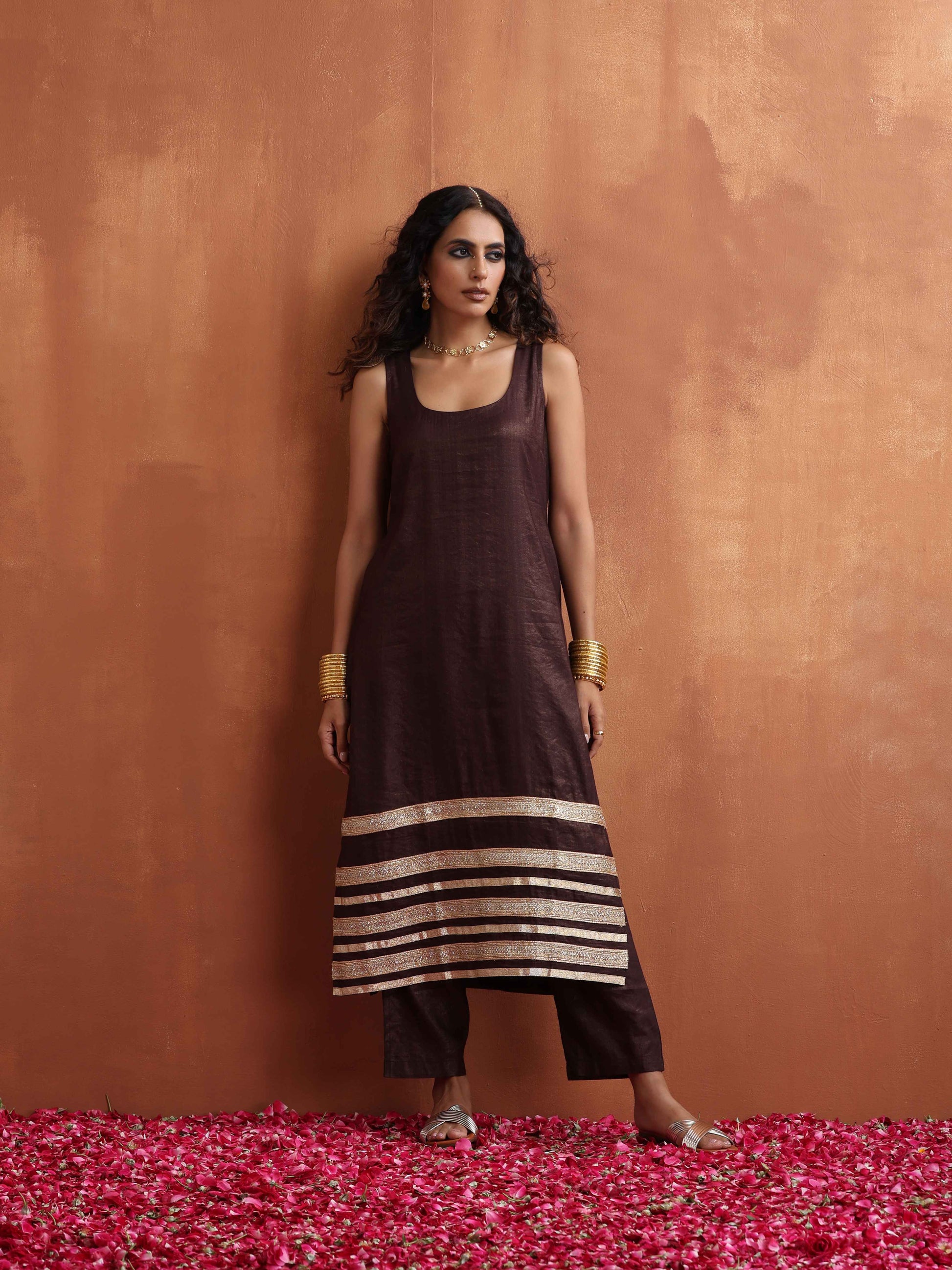 trueBrowns Brown Metallic Straight Kurta Set | Swadesiicart