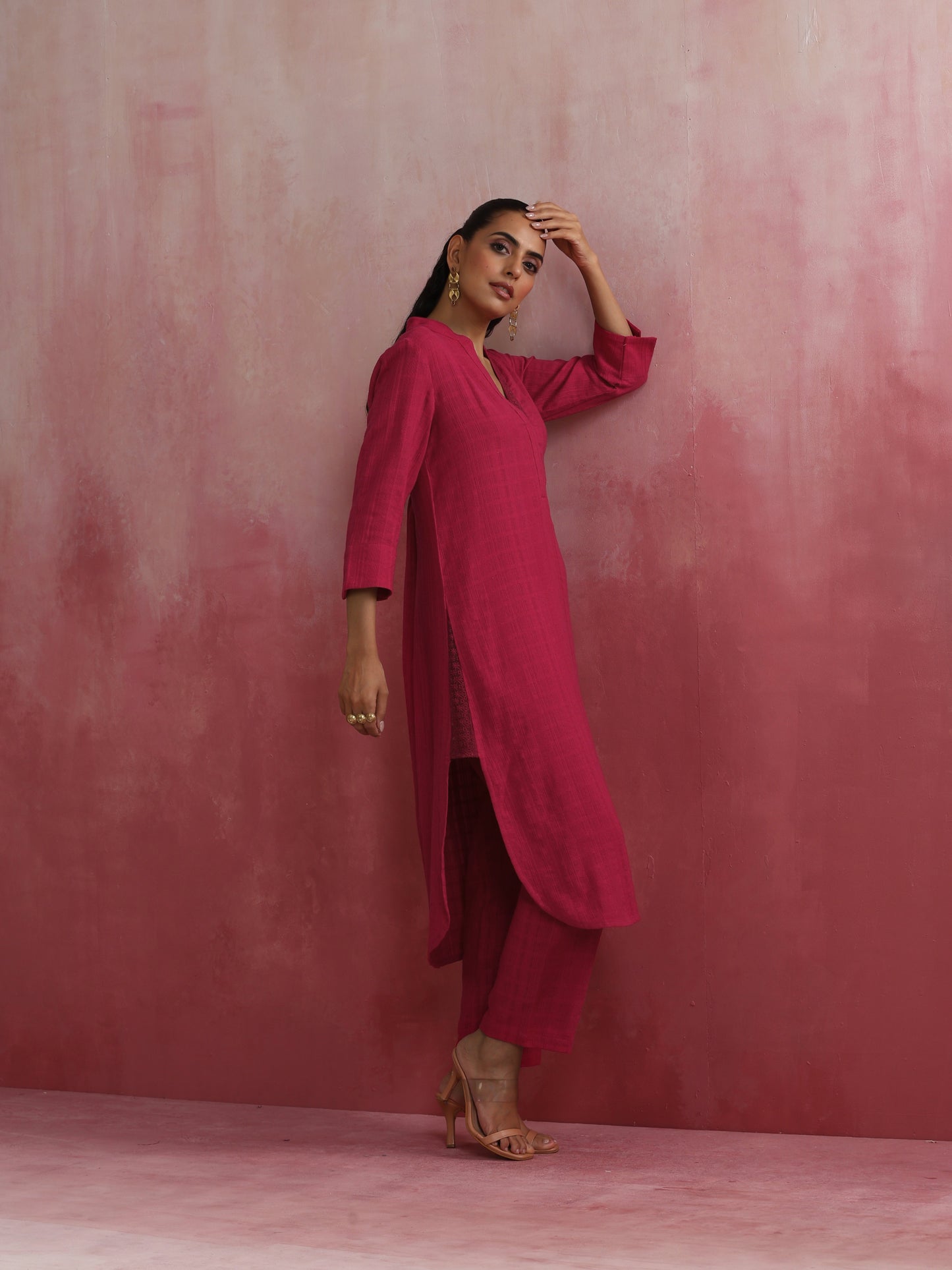 trueBrowns Magenta Cotton Dobby Kurta Set | Swadesiicart