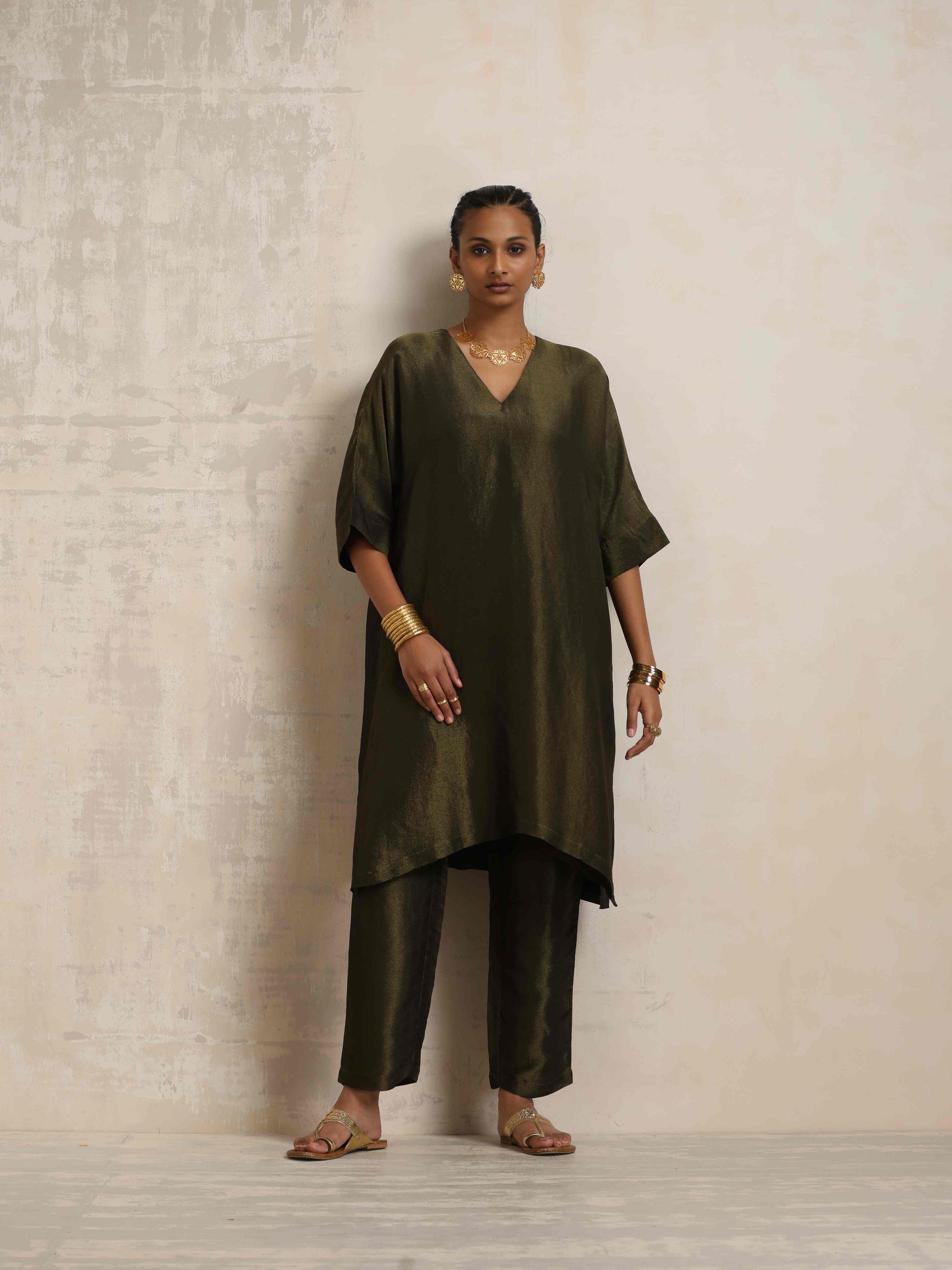 trueBrowns Olive Green Tissue Kurta Co-ord Set - Swadesiicart