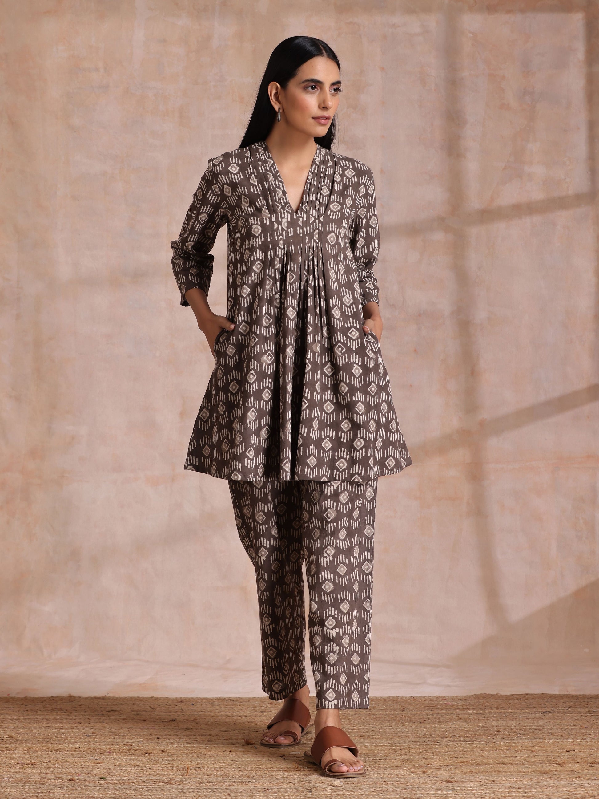 trueBrowns Clay Dabu Geometric Print Cotton Pleated Co-Ord Set - Swadesiicart