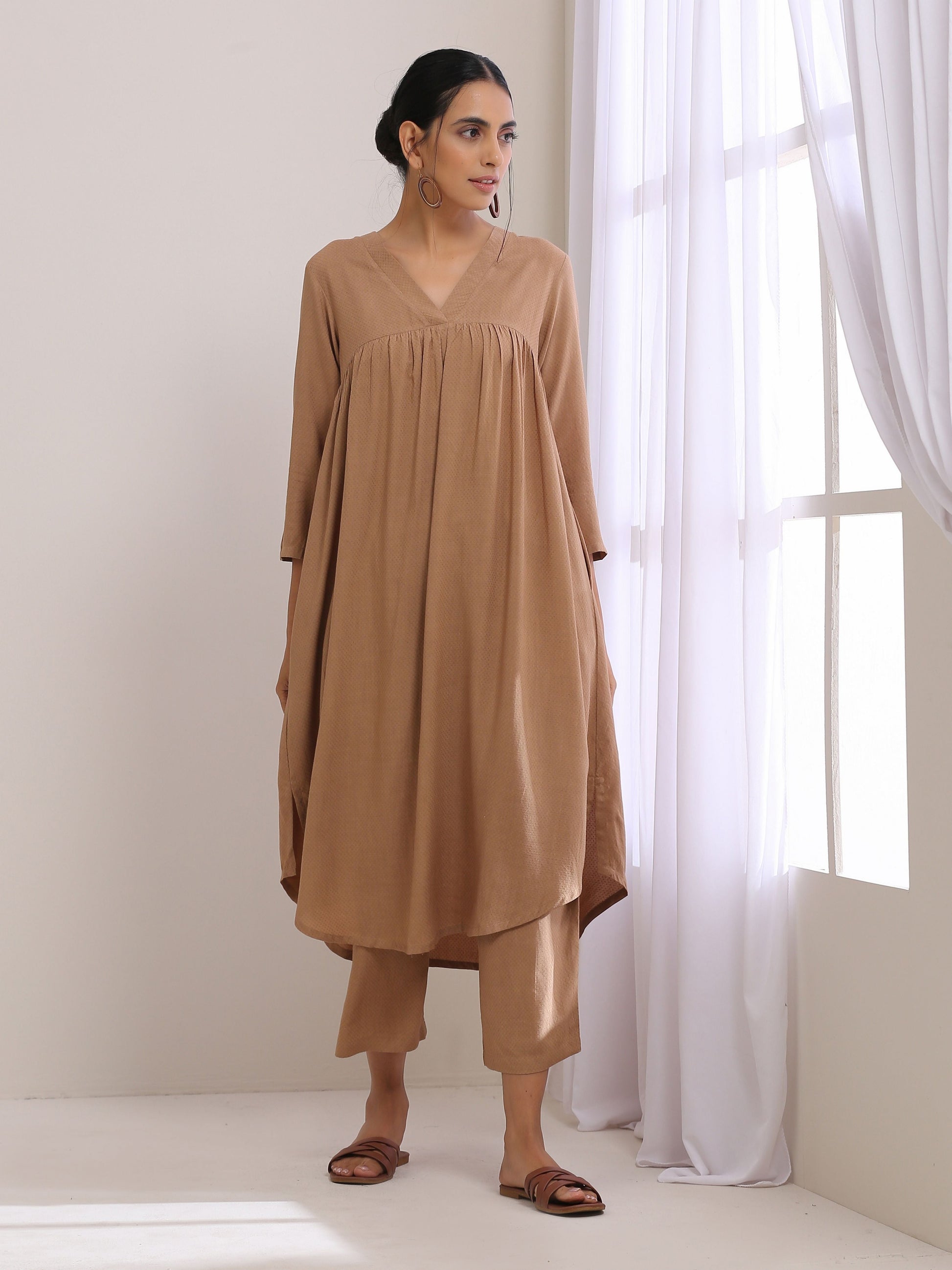 trueBrowns Beige Dobby Gathered Kurta Pant Set | Swadesiicart