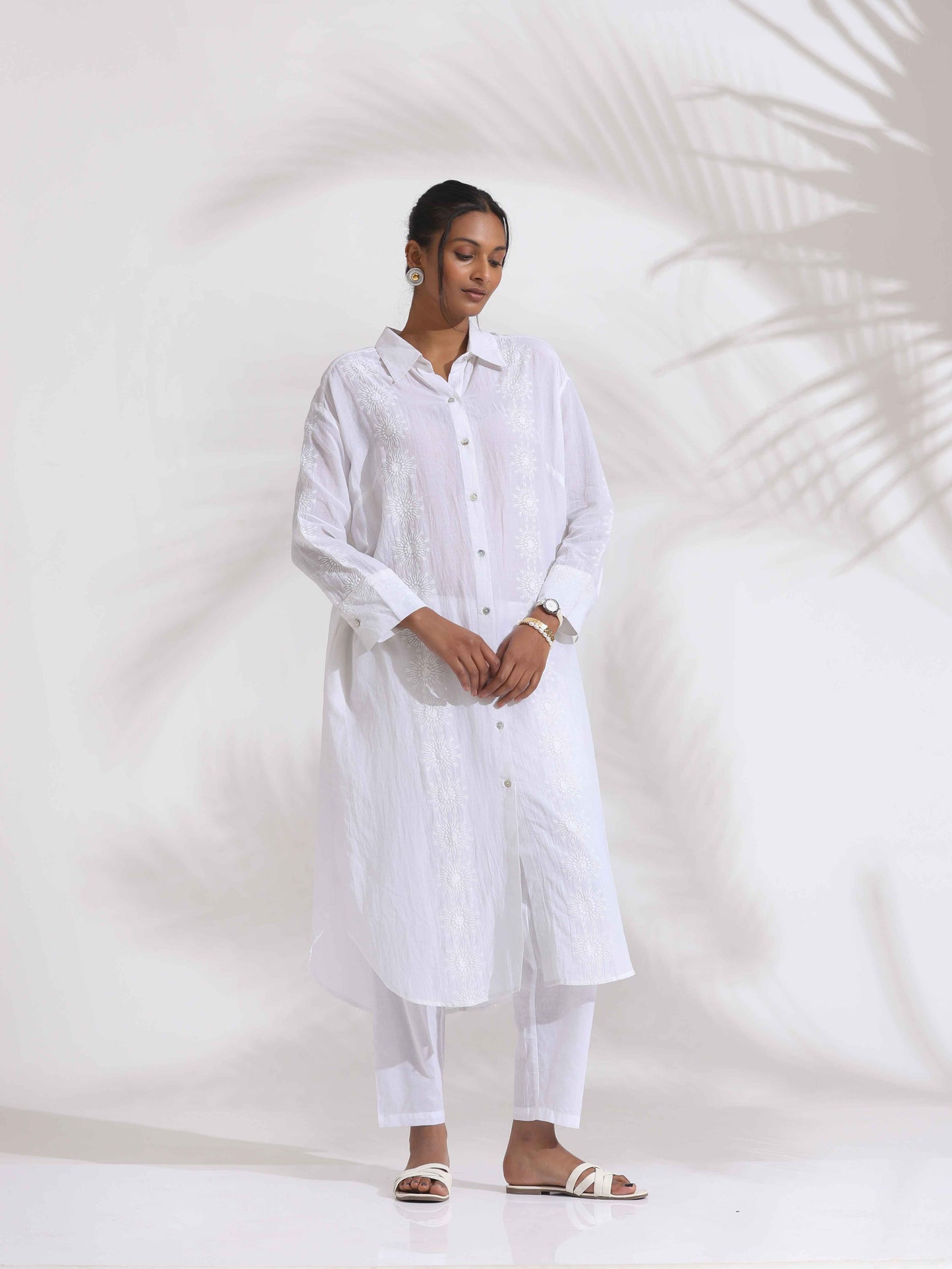 trueBrowns White Cotton Schiffli Shirt Kurta Set | Swadesiicart