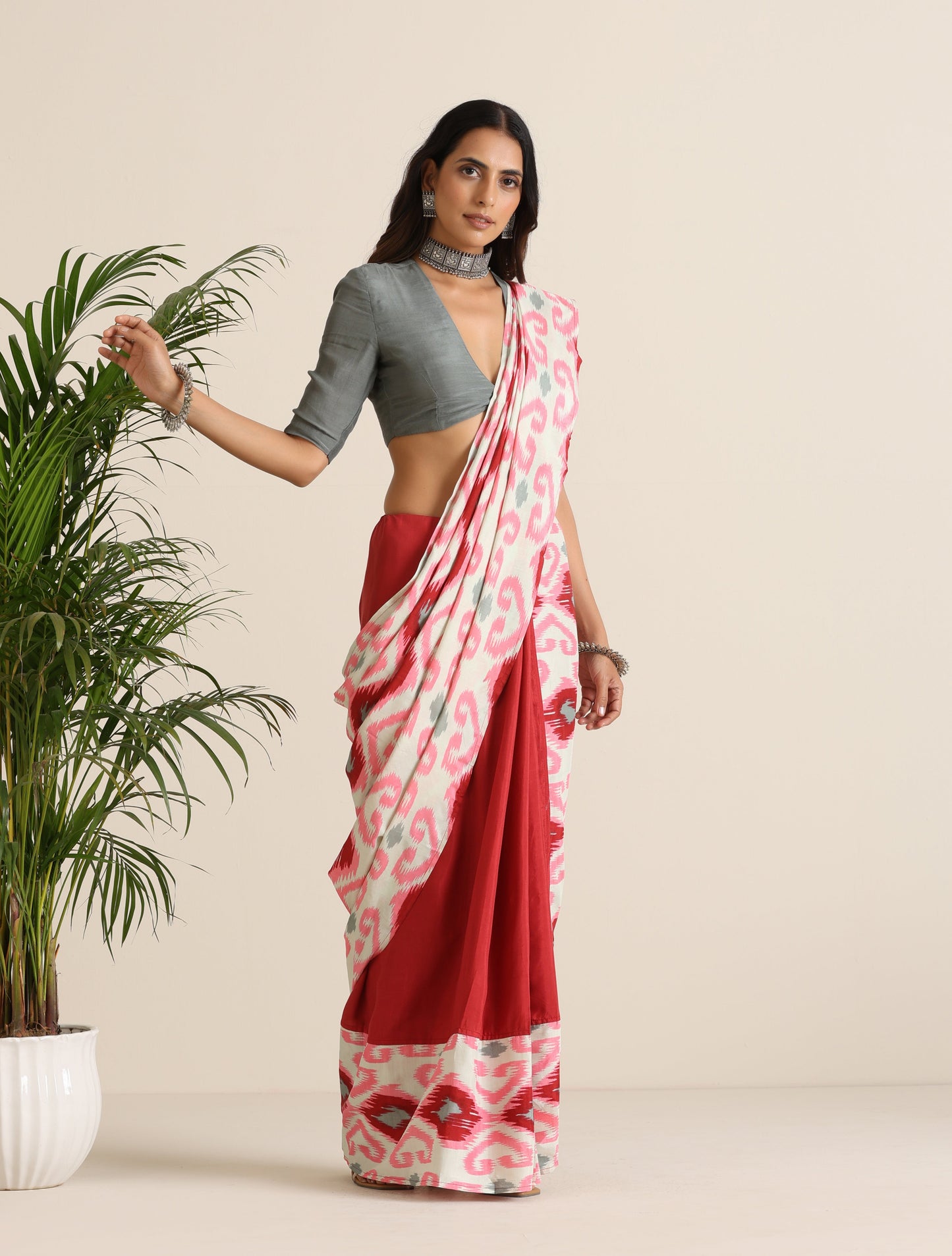 trueBrowns Maroon Grey Muslin Ikat Saree | Swadesiicart