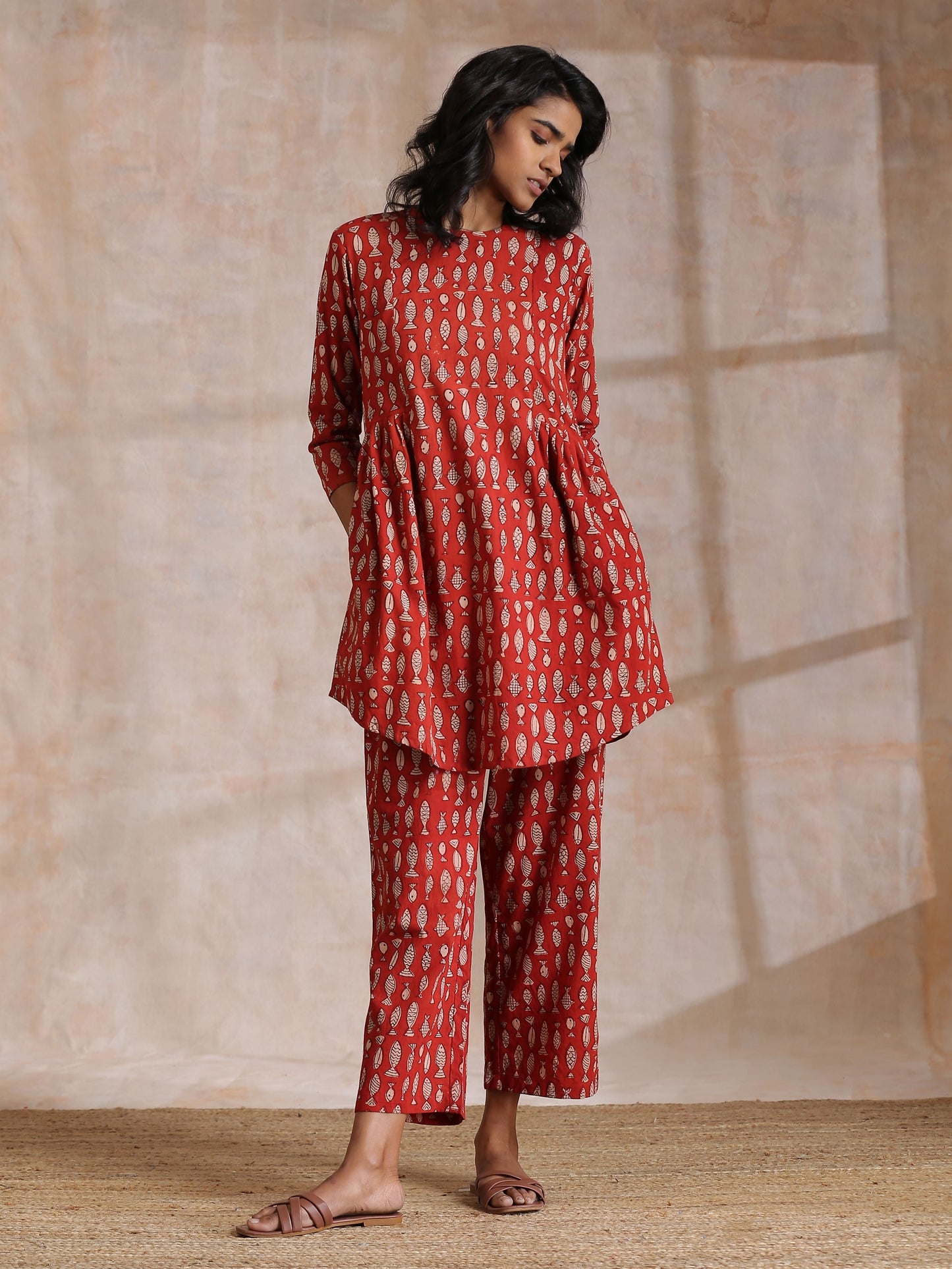 trueBrowns Rust Red Bagru Fish Print Cotton Gathers Co-Ord Set - Swadesiicart