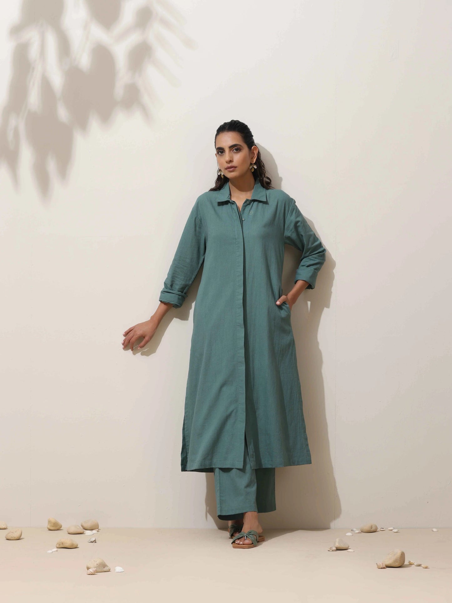 trueBrowns Green Cotton Linen Kurta Pant Set | Swadesiicart