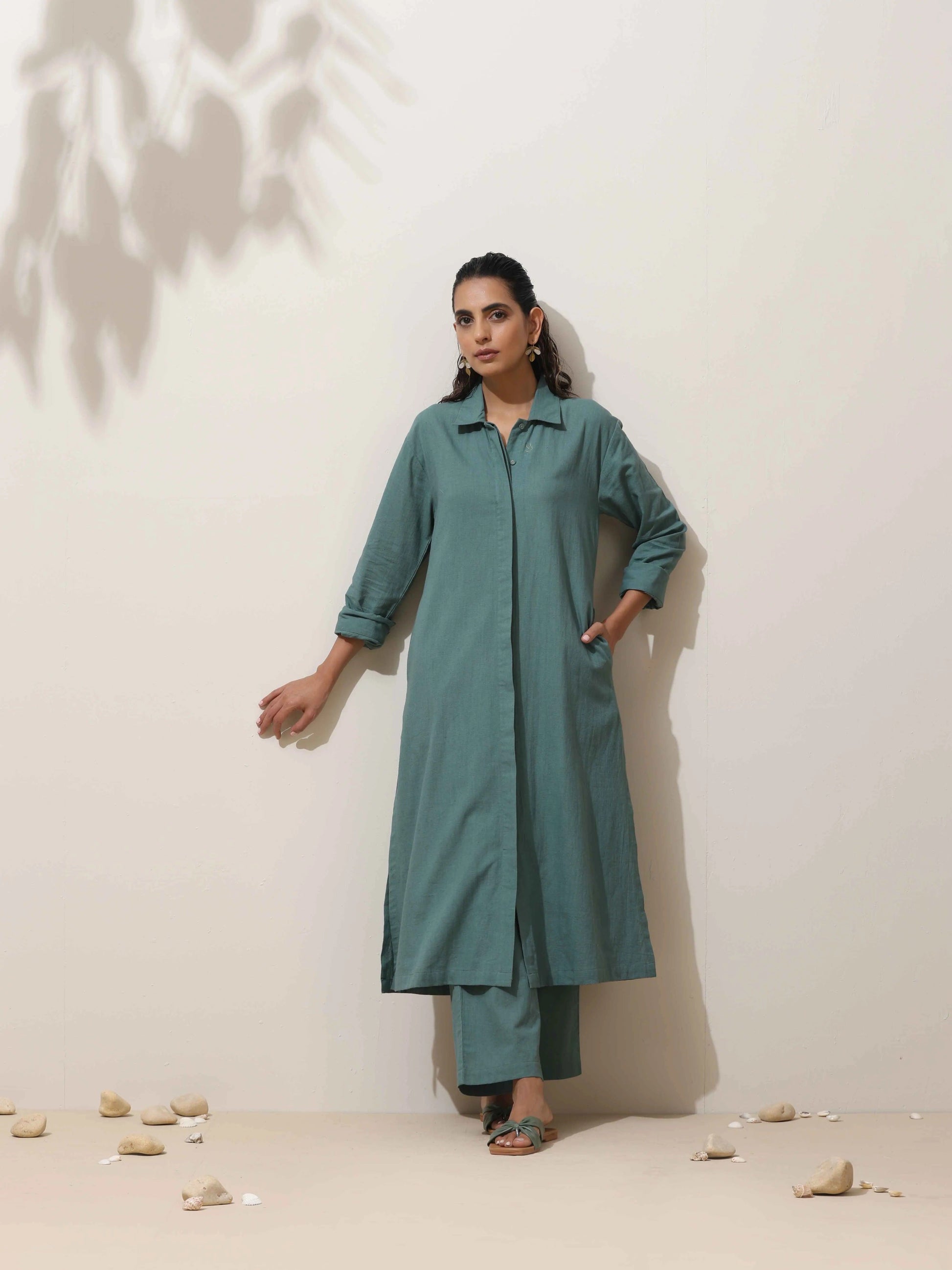 trueBrowns Green Cotton Linen Kurta Pant Set | Swadesiicart