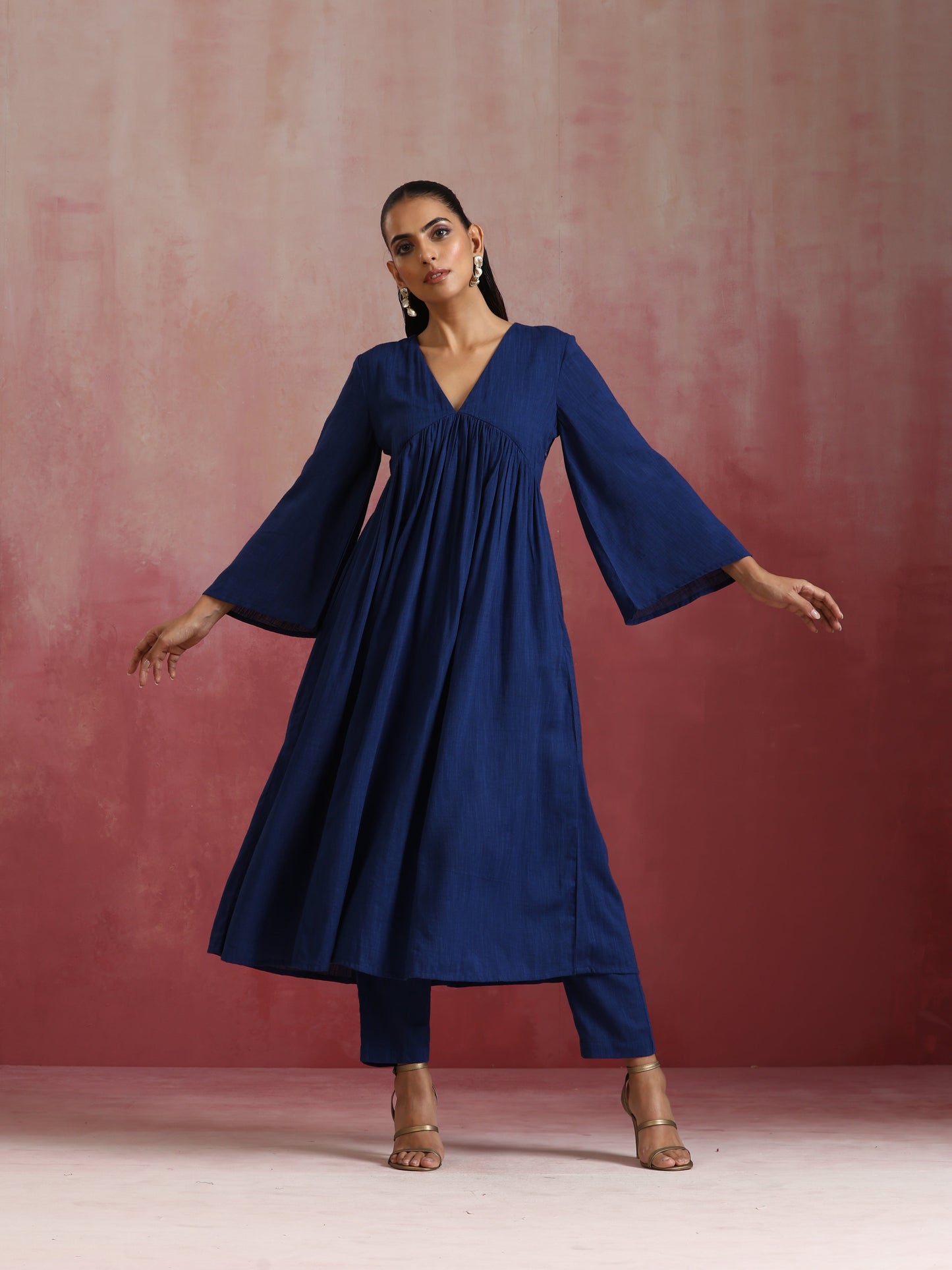 trueBrowns Blue Cotton Dobby Kurta Set | Swadesiicart