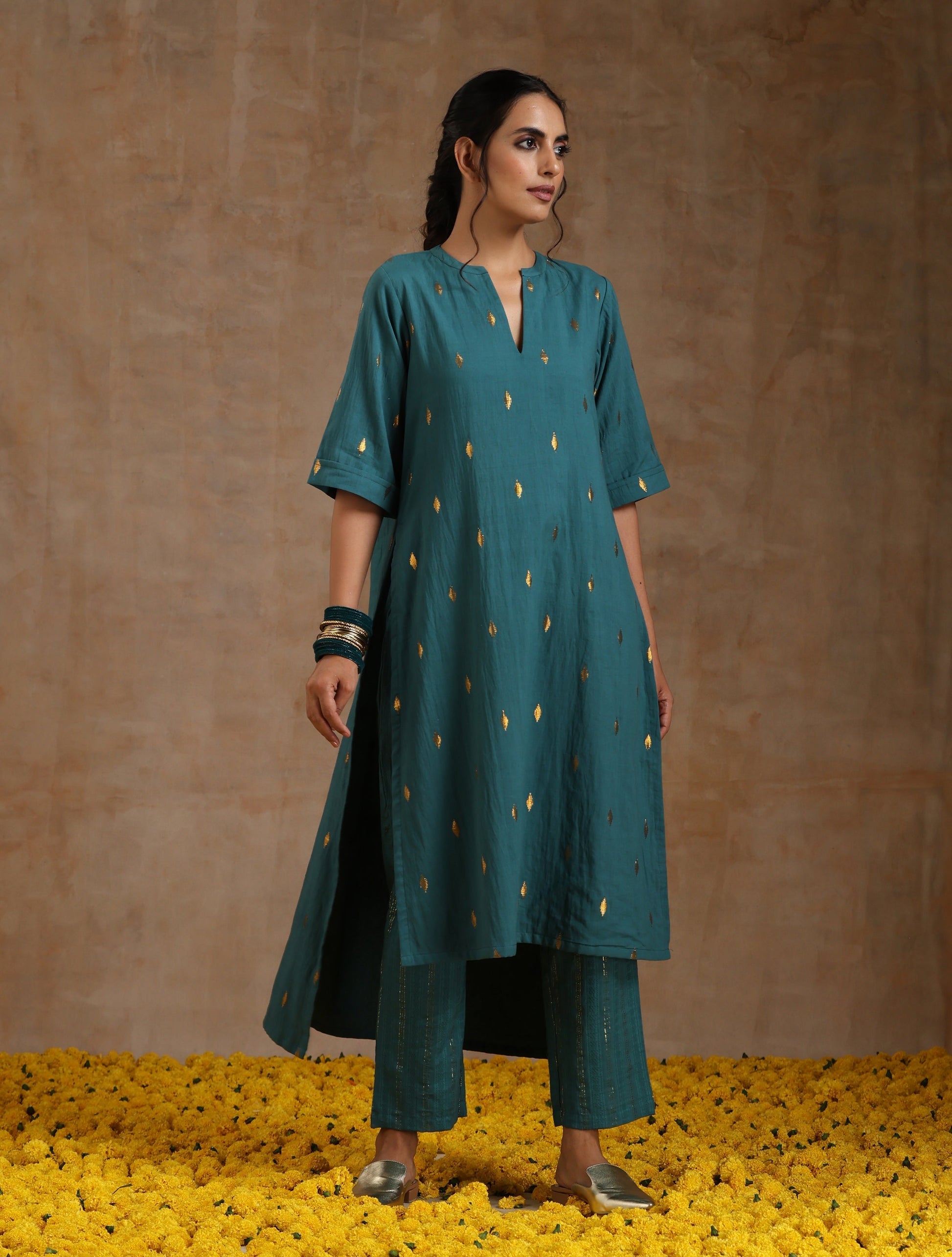 trueBrowns Deep Sea Gold Cotton Relaxed High-Low Kurta Set | Swadesiicart