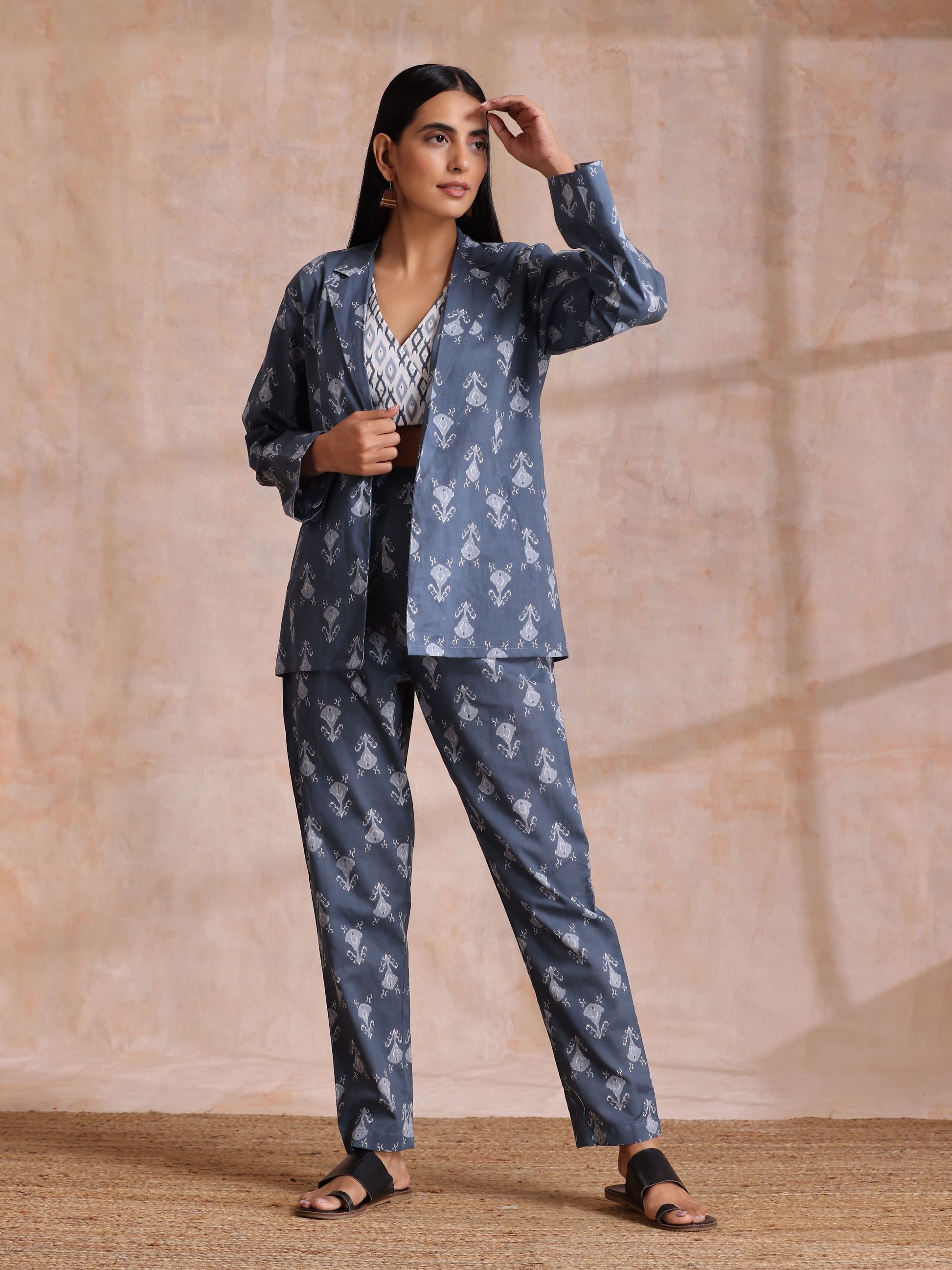 trueBrowns Grey On Grey Ikat Print Cotton Pant Suit Set | Swadesiicart