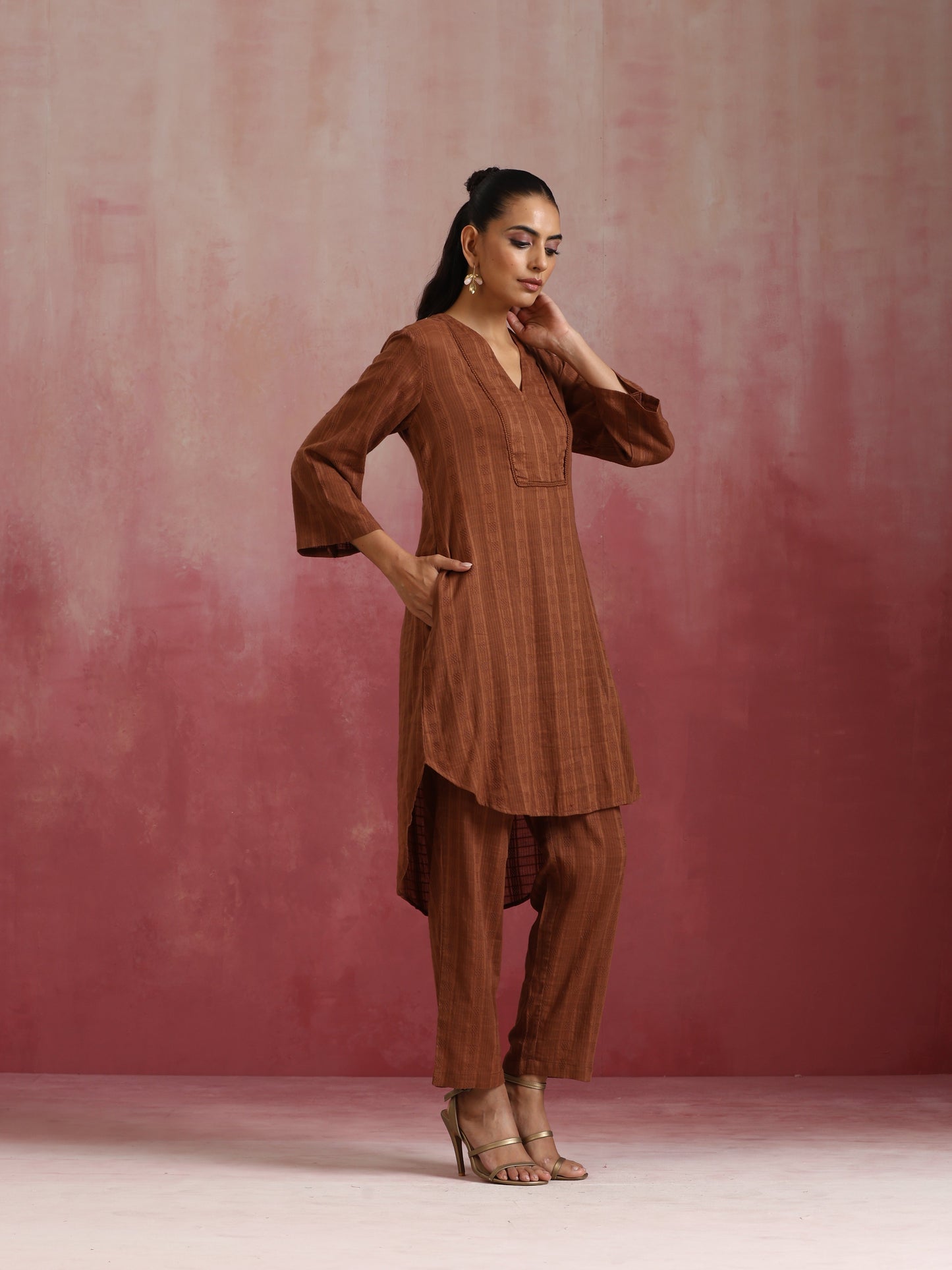 trueBrowns Brown Cotton Dobby Kurta Co-ord set - Swadesiicart