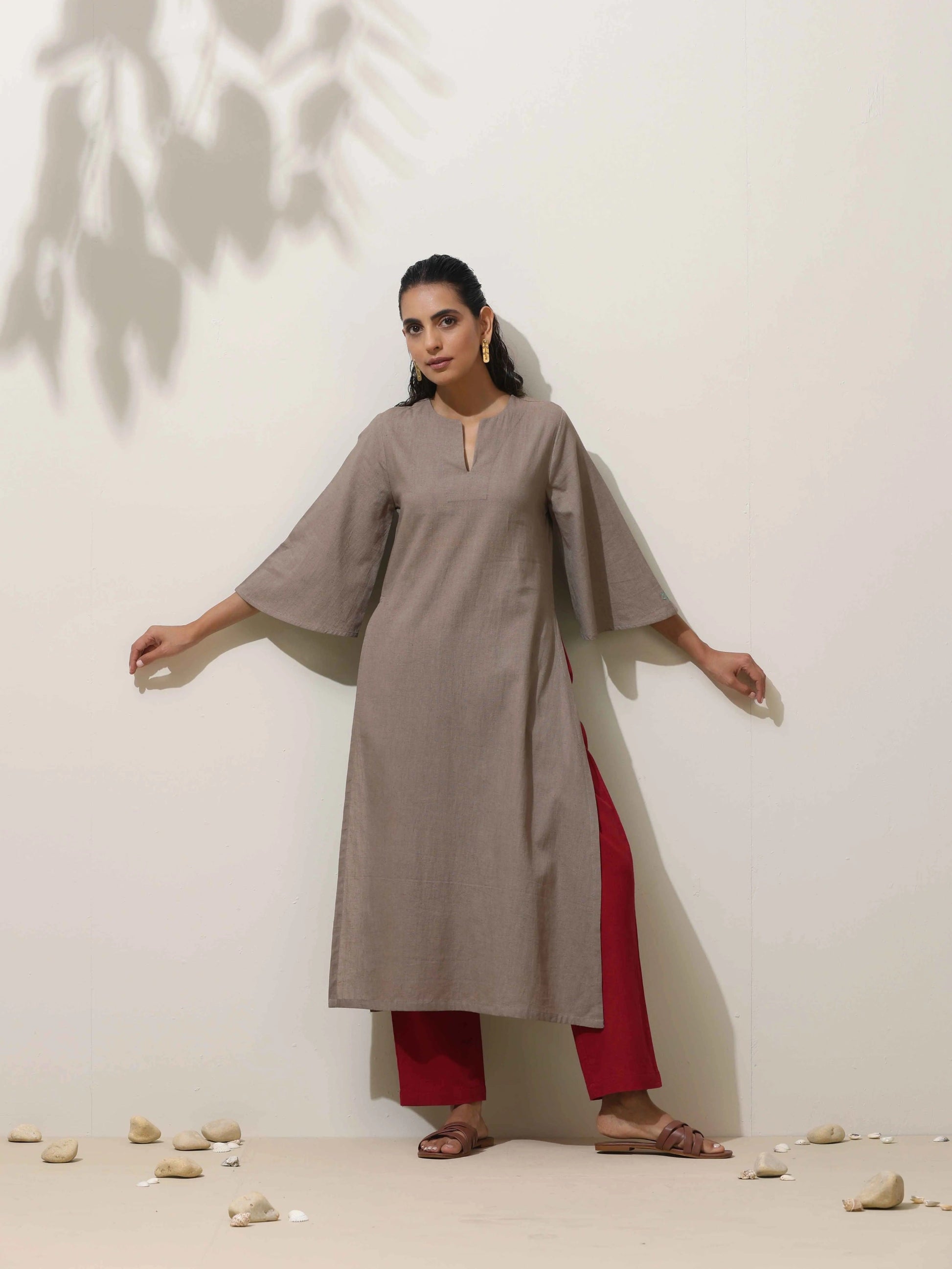 trueBrowns Grey Cotton Linen Kurta Pant Set | Swadesiicart