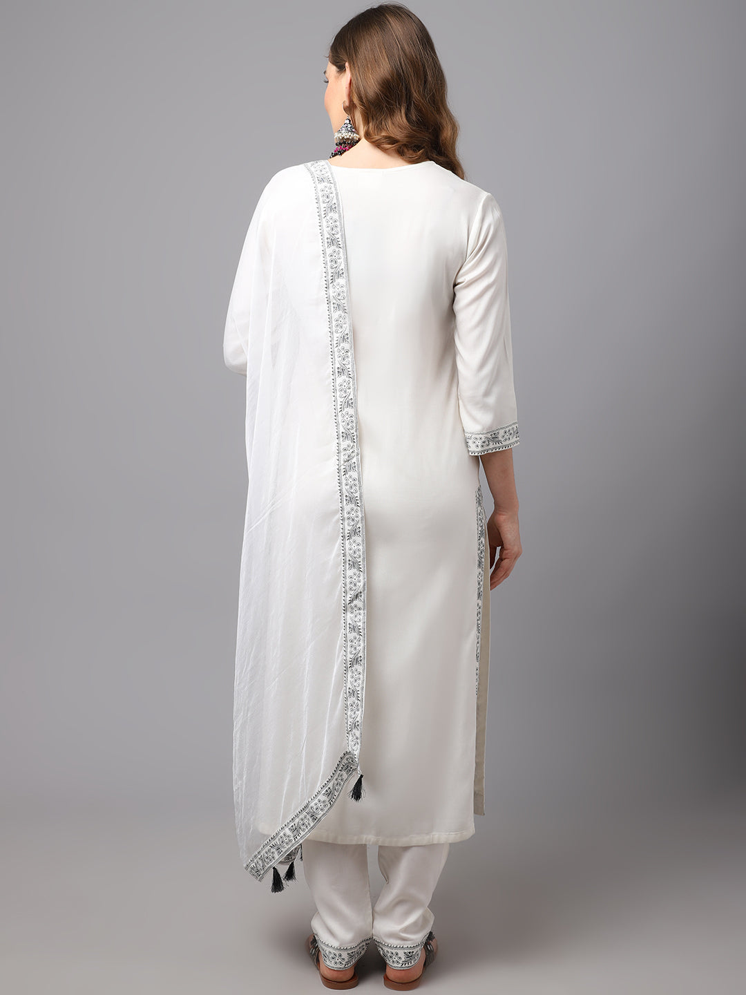 NOZ2TOZ Women's White Chinkankari Printed Kurta Set - Swadesiicart
