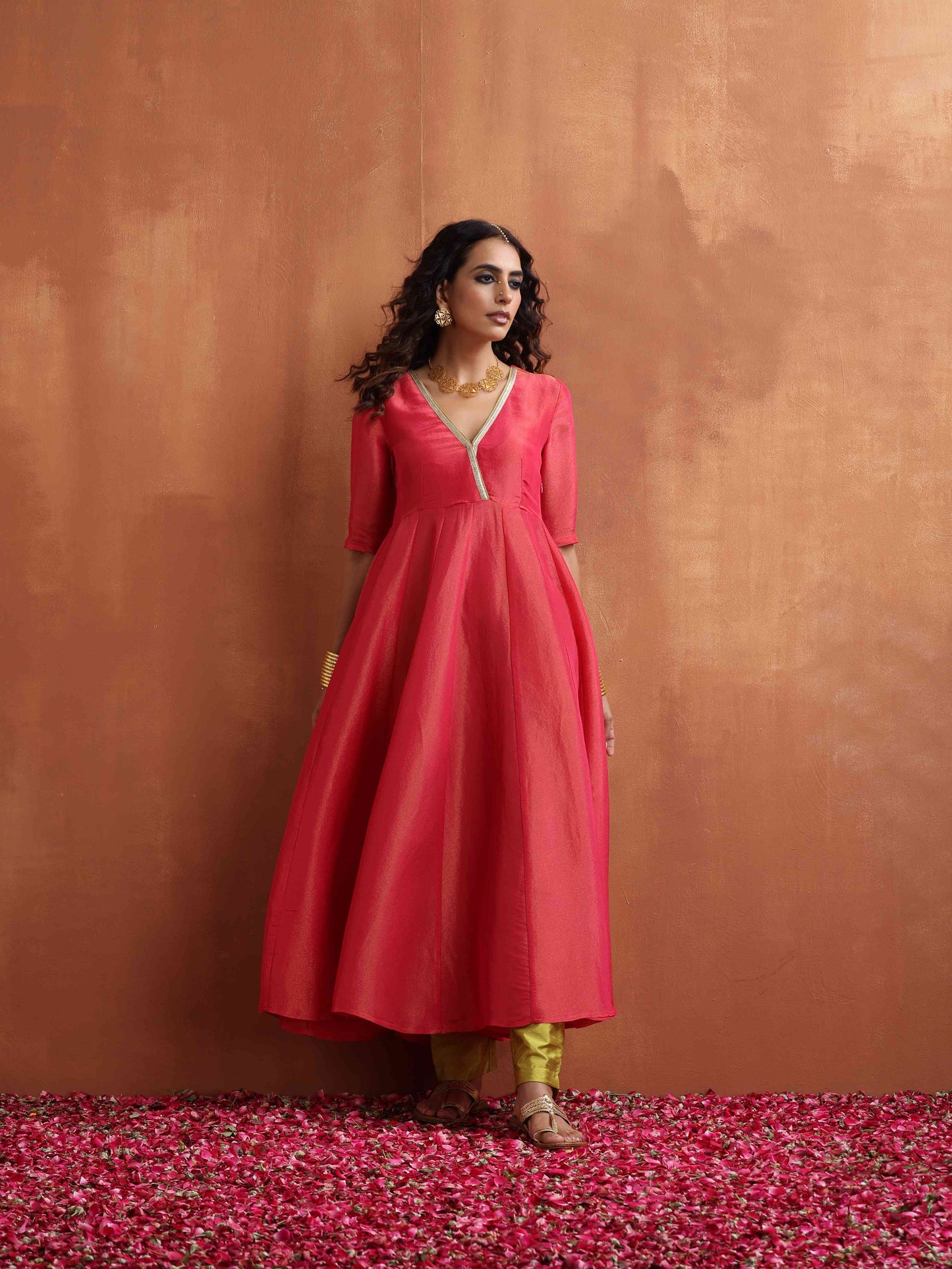 trueBrowns Hot Pink Tissue Flared Anarkali Kurta Set | Swadesiicart