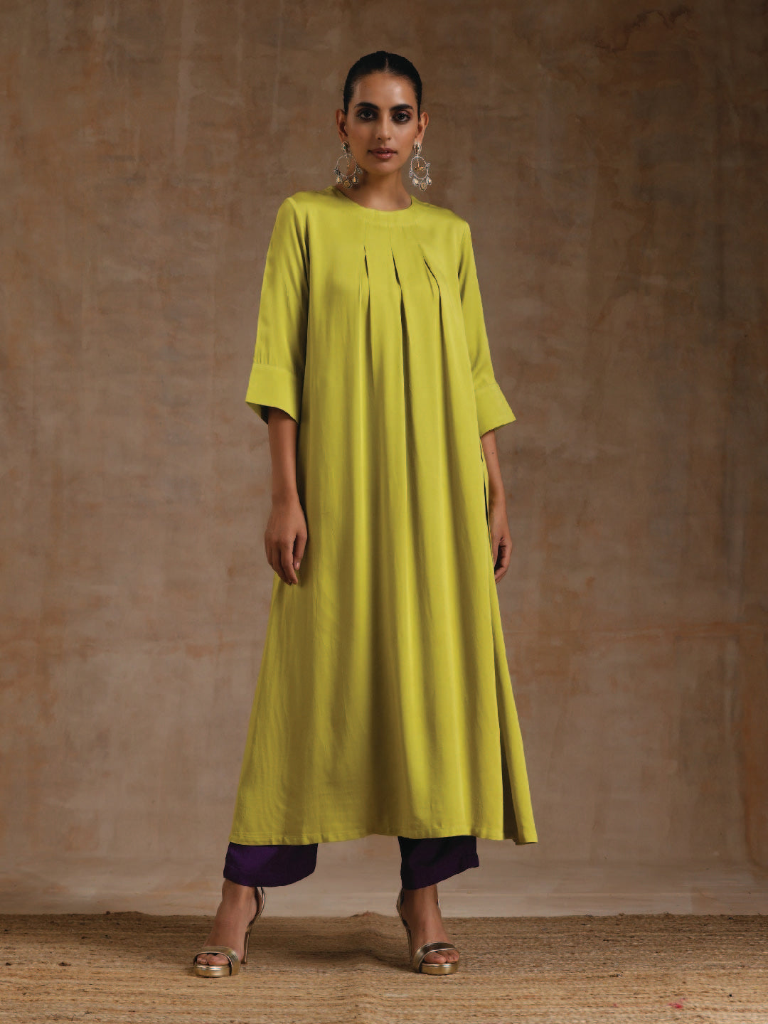 trueBrowns Lime Modal Satin Neck Pleat Kurta Set | Swadesiicart