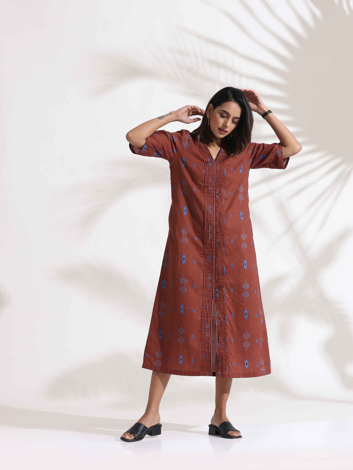 trueBrowns Brown Cotton Print pleated Dress | Swadesiicart