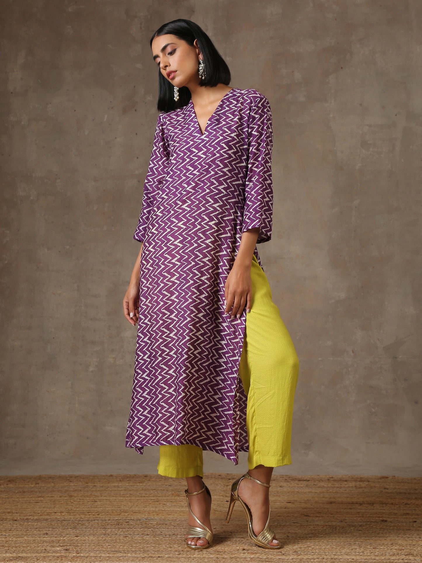 trueBrowns Purple White Lehariya Printed Silk kurta Pant Set | Swadesiicart