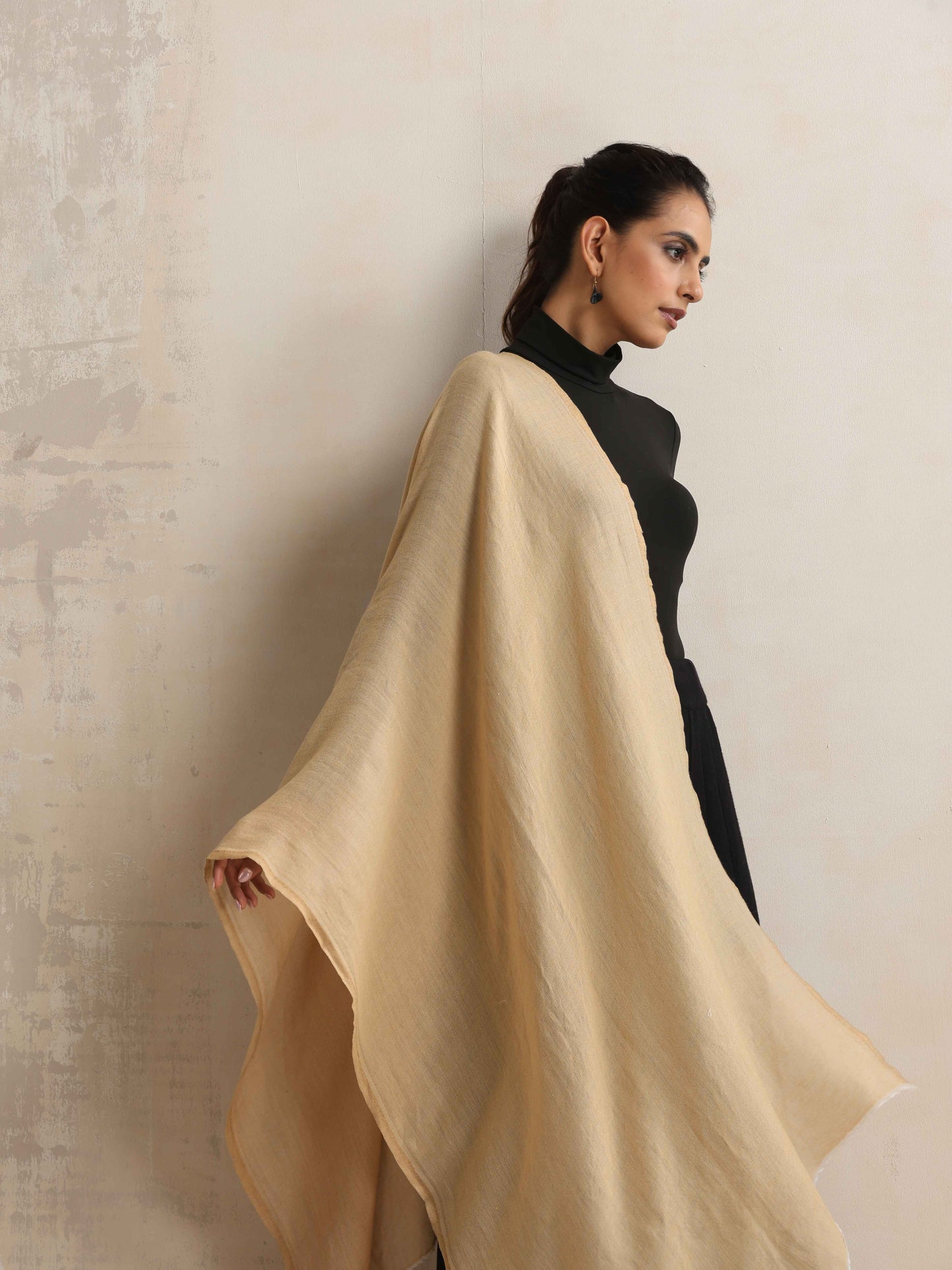 trueBrowns Beige Weave Woollen Stole | Swadesiicart