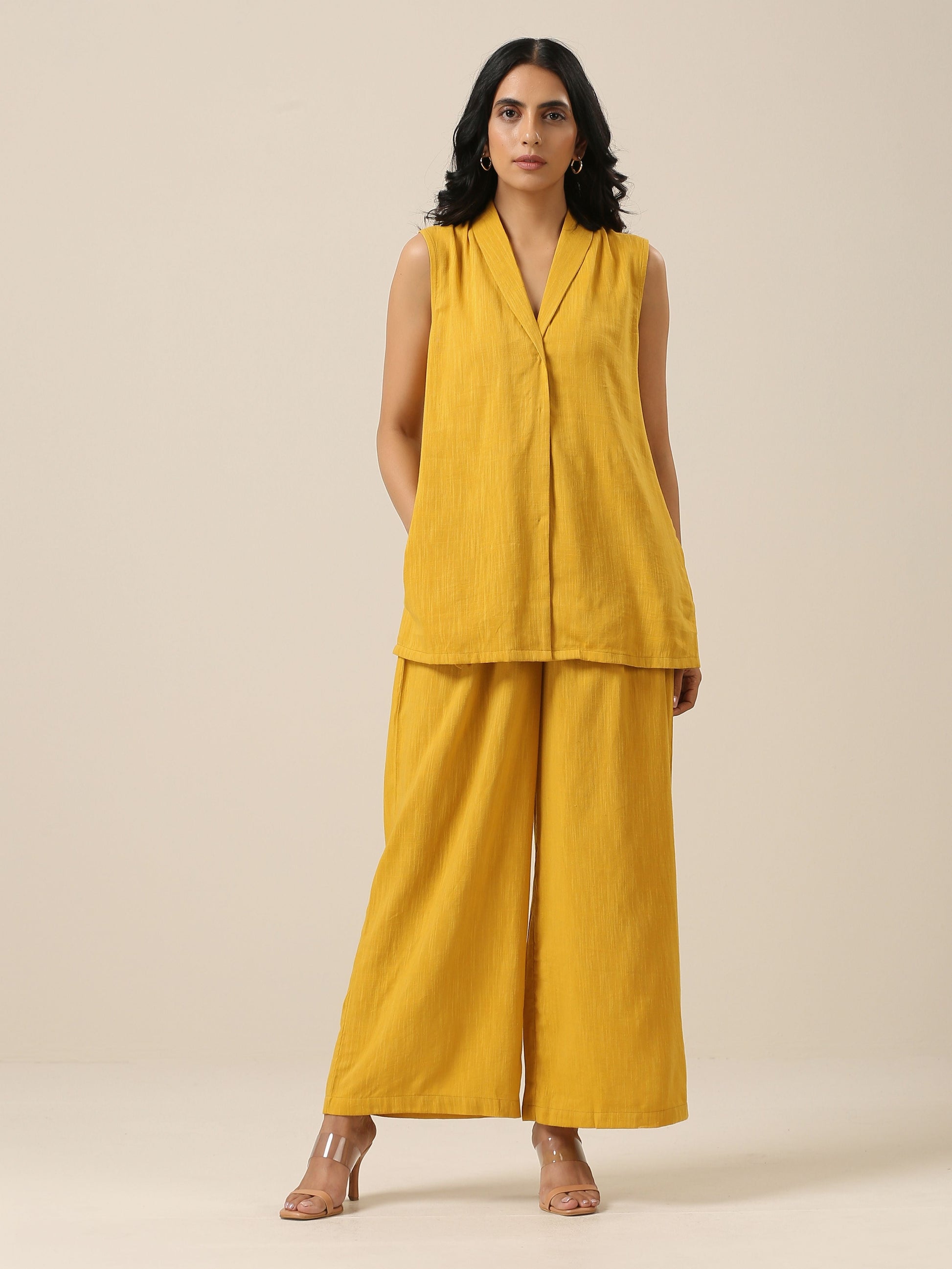 trueBrowns Mustard Yellow Slub Texture Sleevesless Jacket Pant Set | Swadesiicart