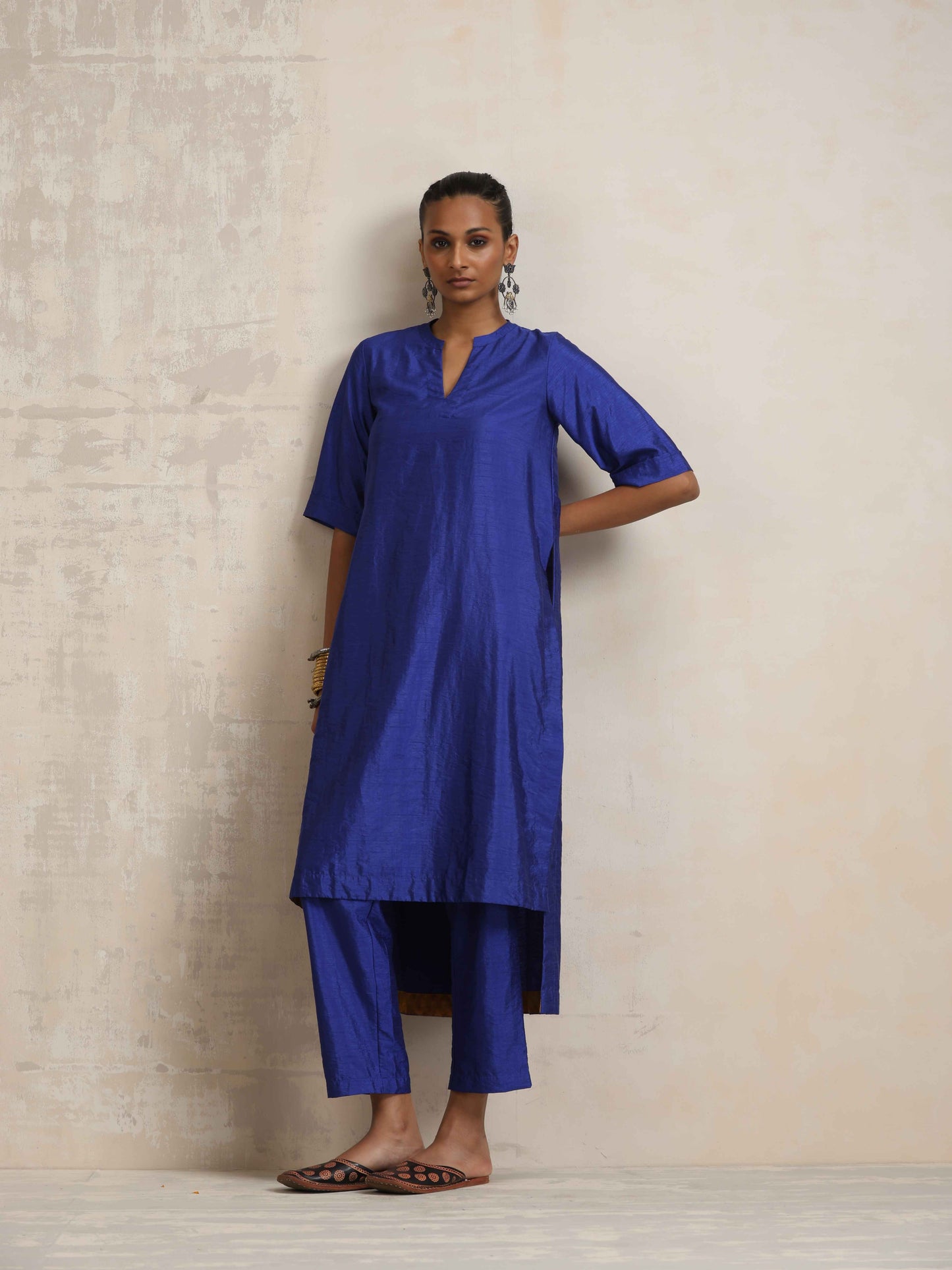 trueBrowns Blue Silk High Slit Kurta Set | Swadesiicart