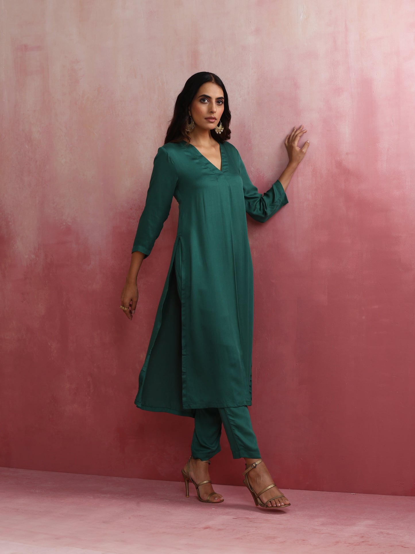 trueBrowns Green Modal Pleated Kurta Set | Swadesiicart