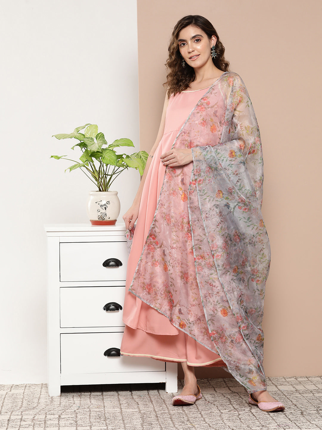 InWeave Women's Light Pink Cr Strappy Set With White Organza Dupatta - Swadesiicart