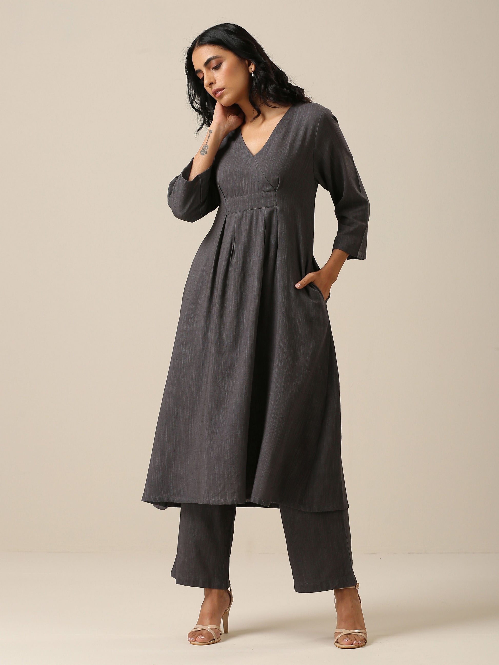 trueBrowns Slate Grey Slub Texture Overlap Pleat Kurta Pant Set | Swadesiicart