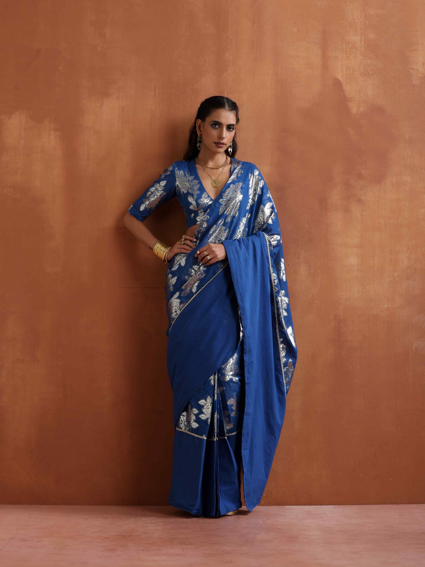 trueBrowns Blue Metallic Ready To Wear Saree | Swadesiicart