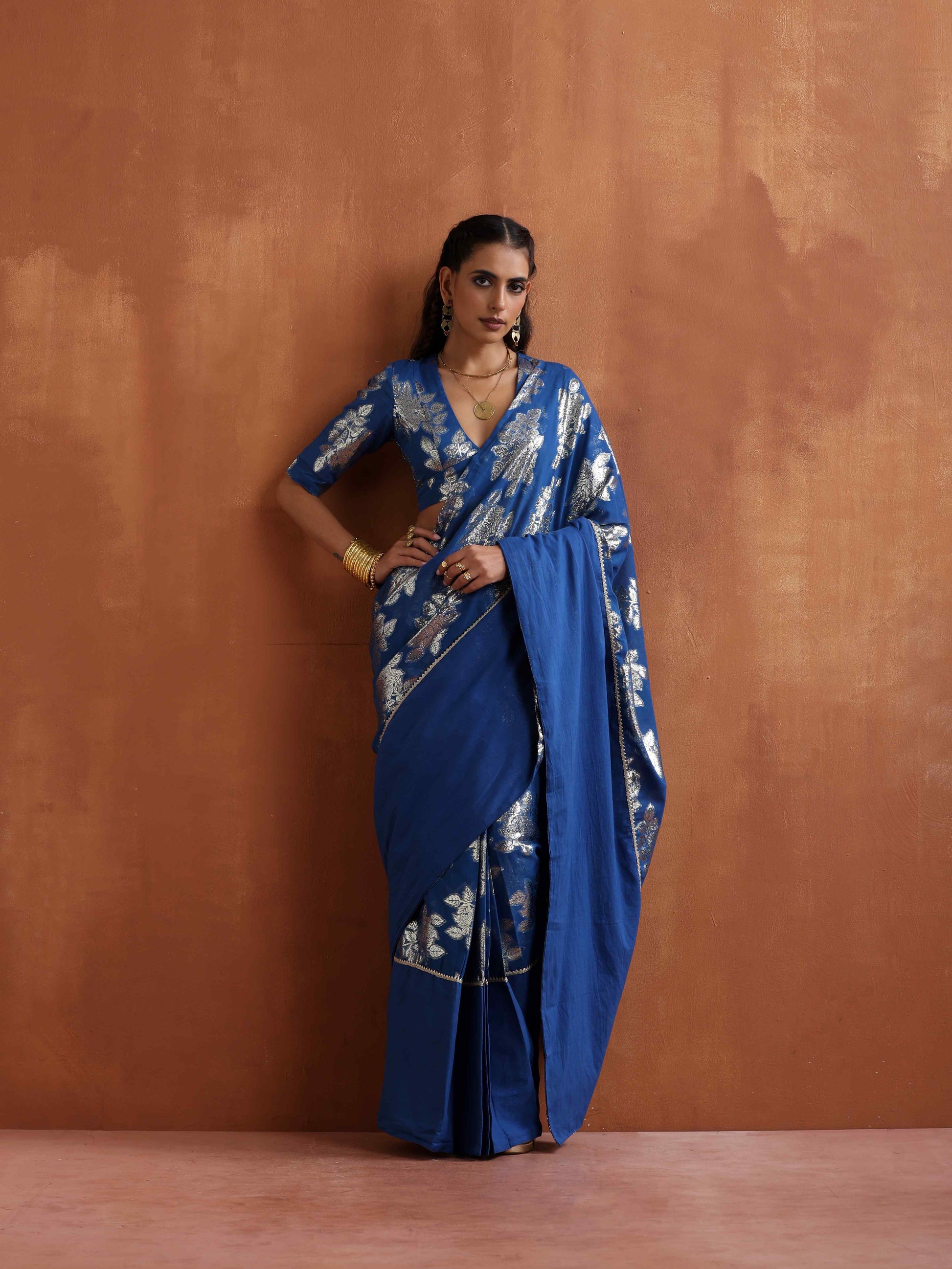 trueBrowns Blue Metallic Ready To Wear Saree | Swadesiicart