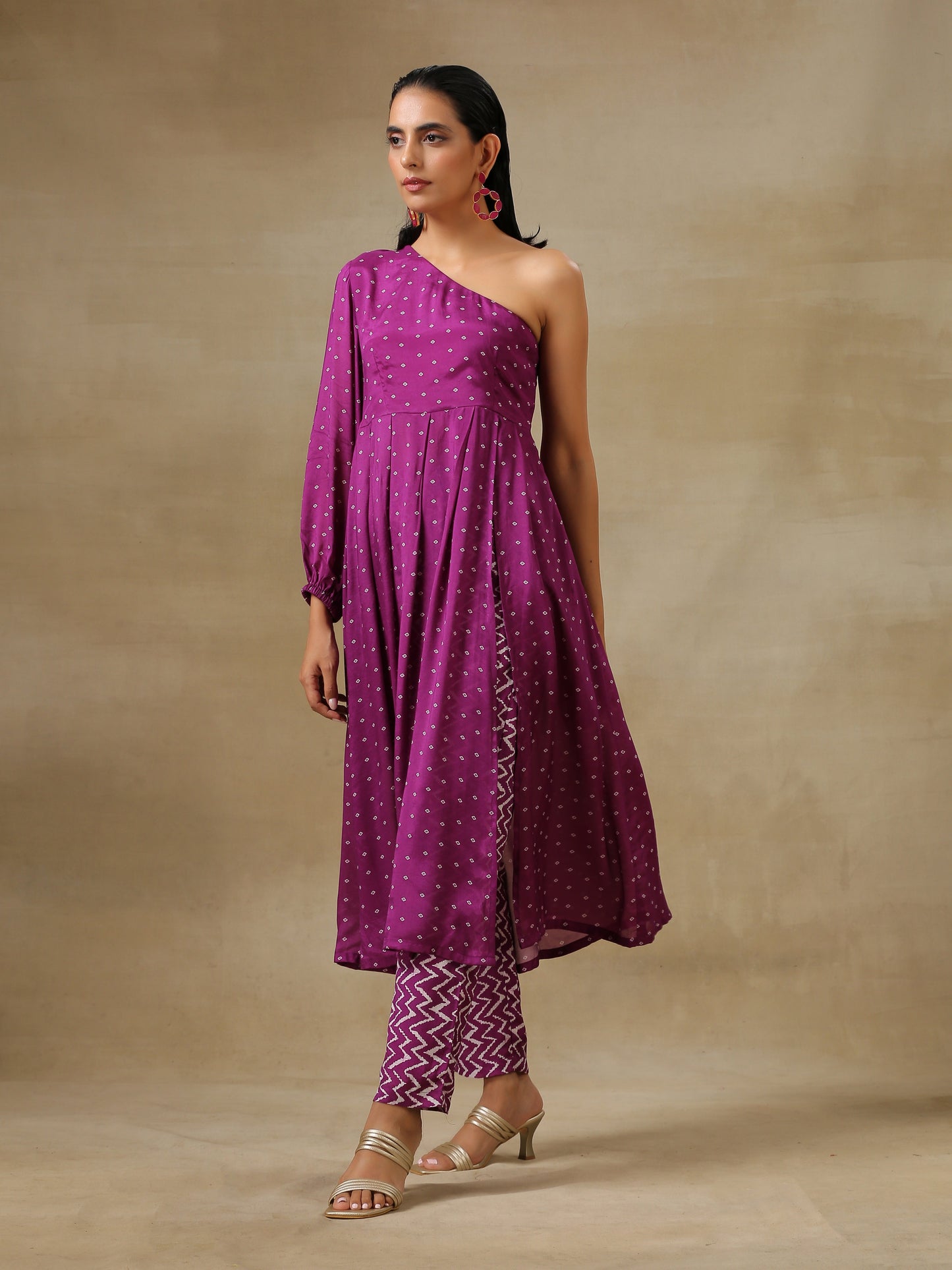 trueBrowns Purple Bandhani Printed Silk One Shoulder Kurta Pant Set | Swadesiicart
