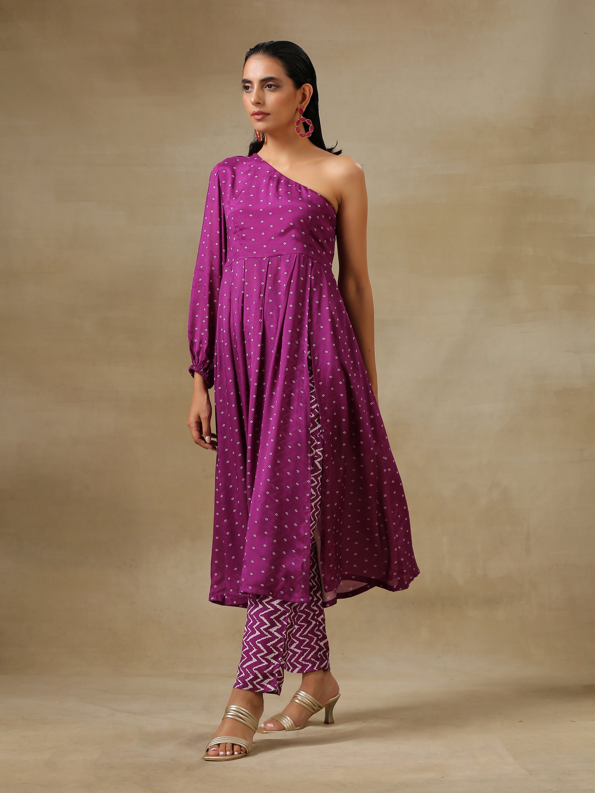 trueBrowns Purple Bandhani Printed Silk One Shoulder Kurta Pant Set | Swadesiicart