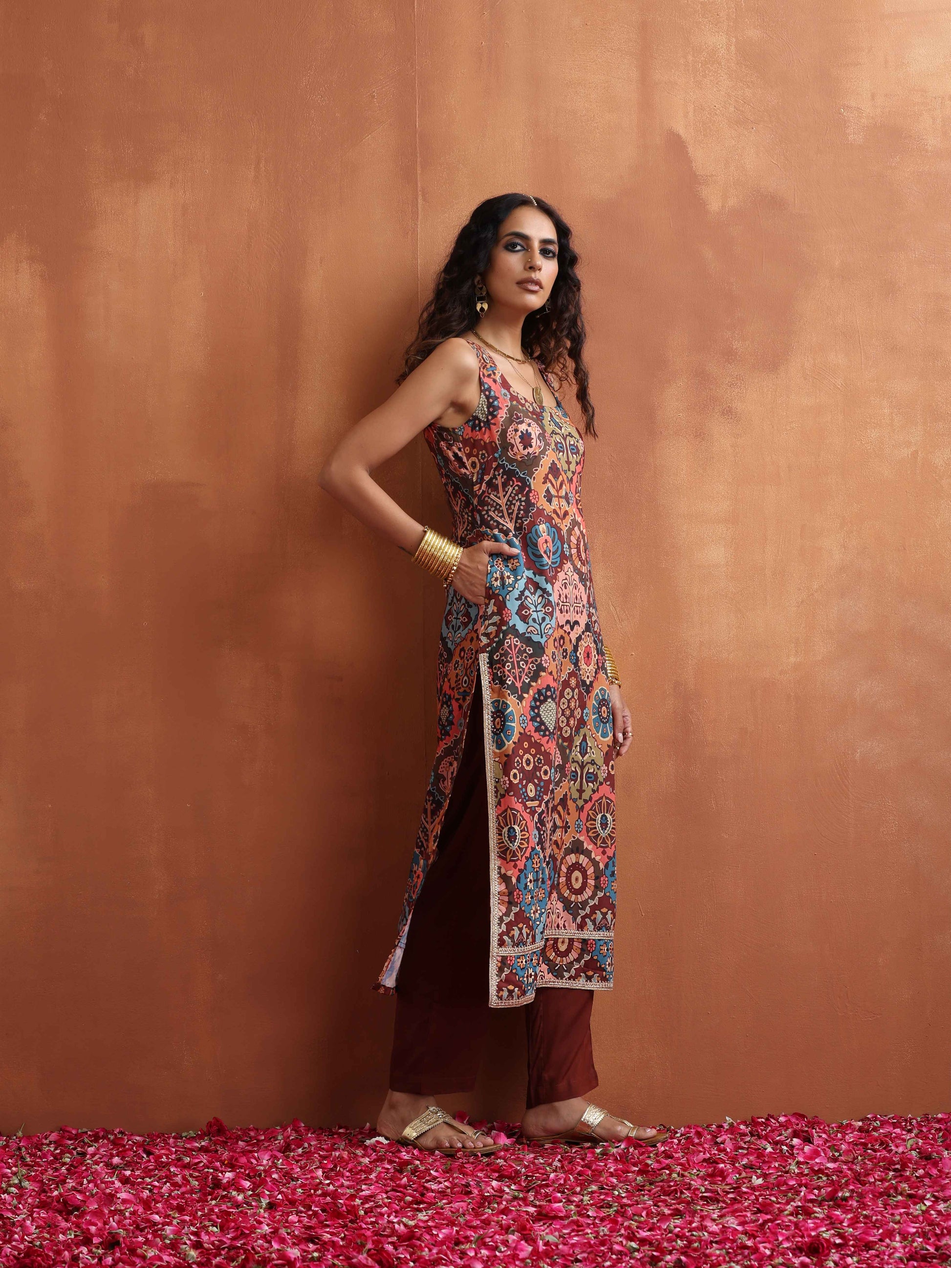 trueBrowns Cola Print Straight Kurta Set | Swadesiicart