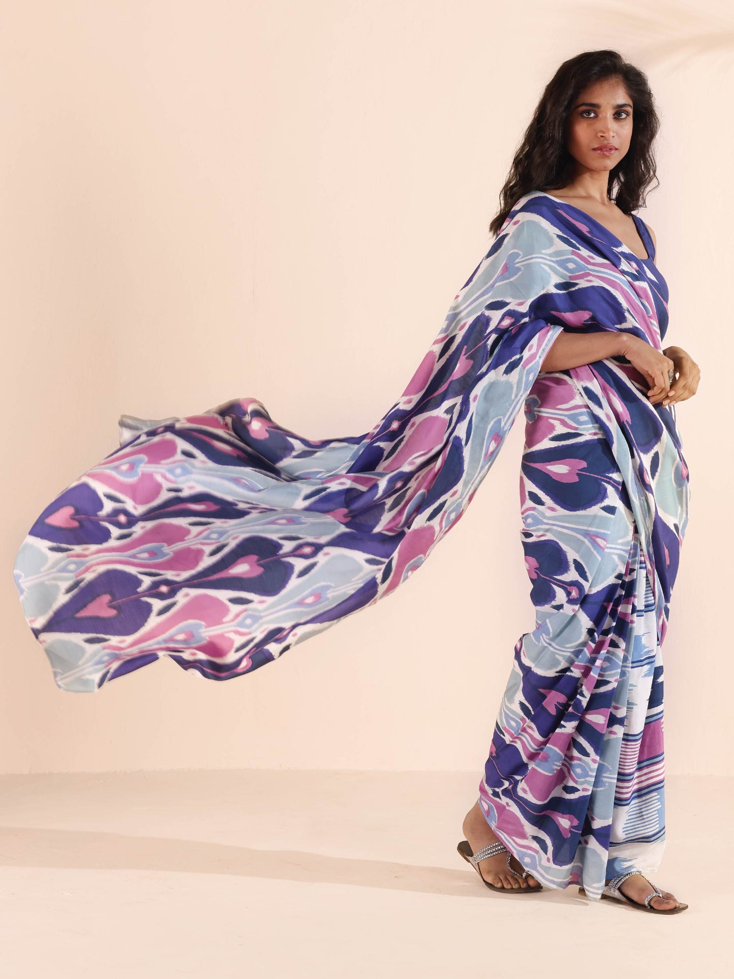 trueBrowns Blue Purple Muslin Ikat Saree | Swadesiicart