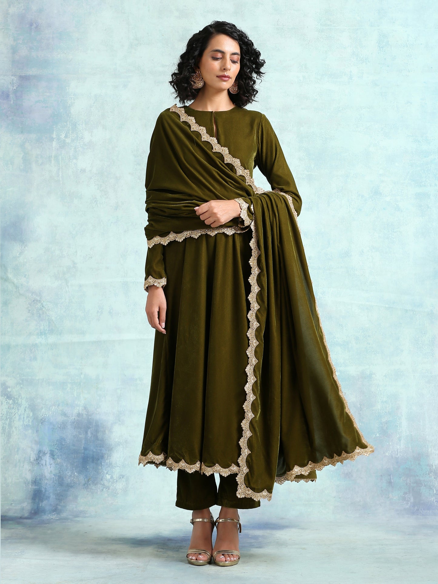 trueBrowns Mehandi Velvet Lace Shawl | Swadesiicart