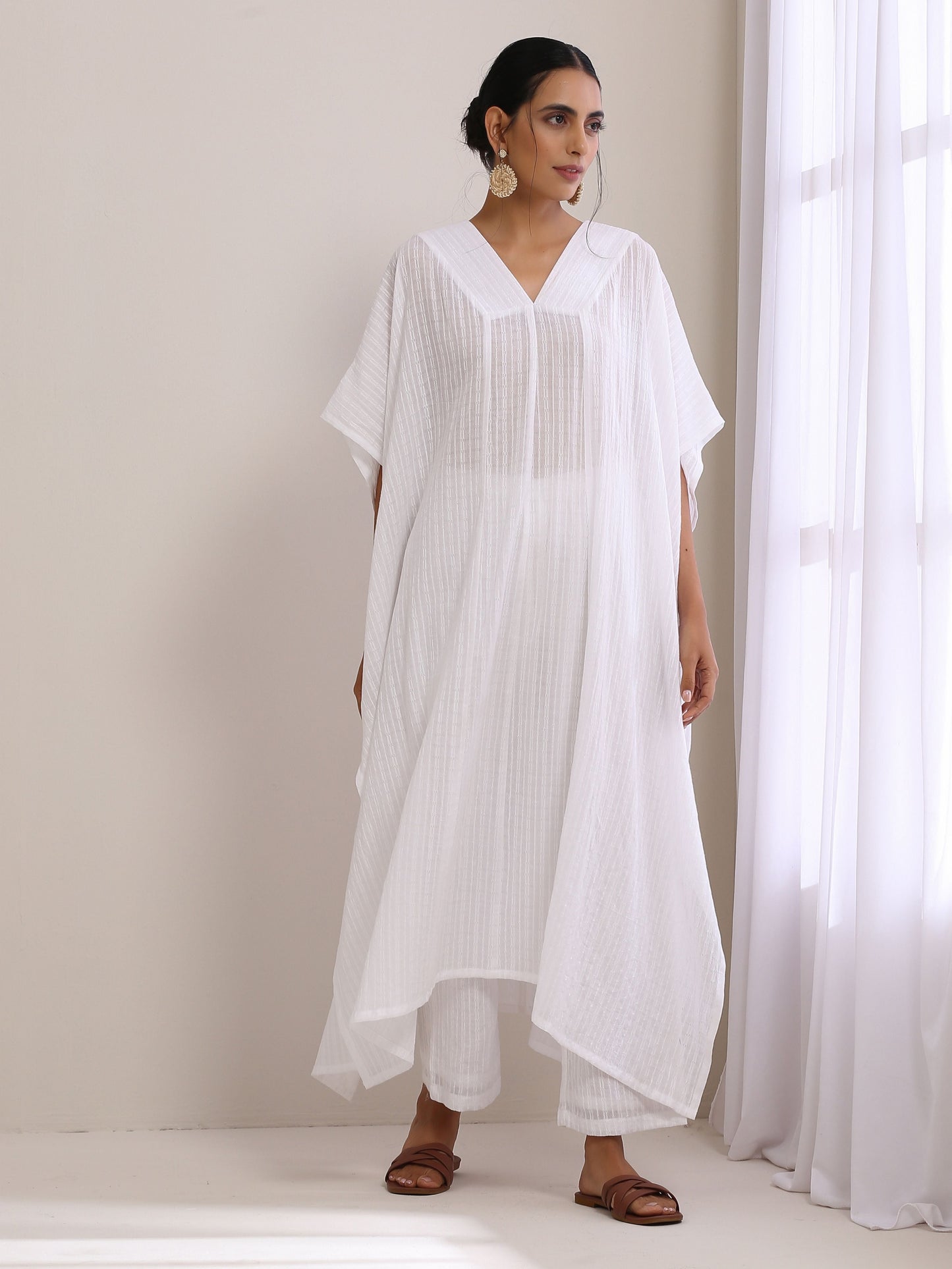 trueBrowns White Dobby Panel Kaftan Kurta Pant Set | Swadesiicart