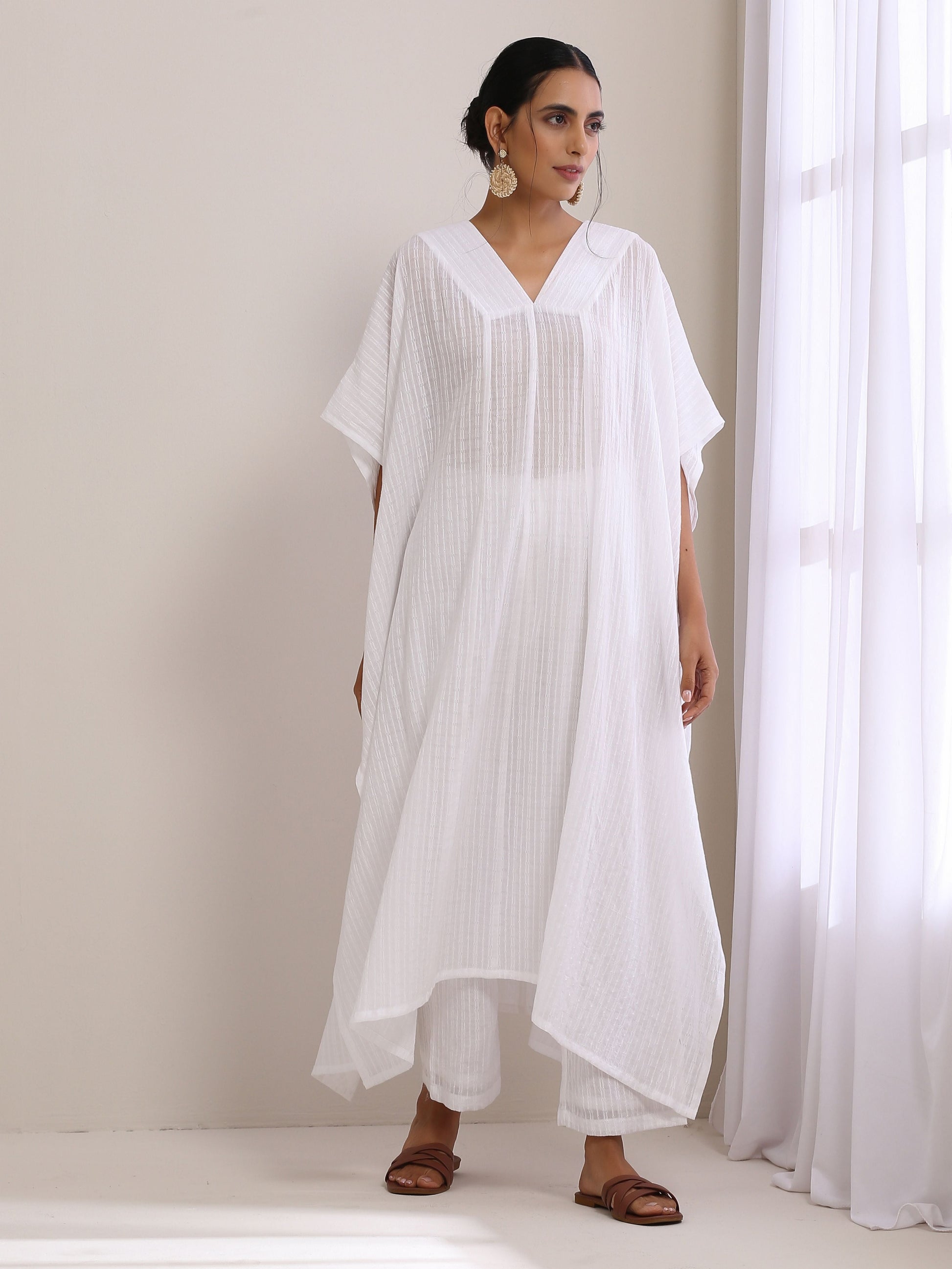 trueBrowns White Dobby Panel Kaftan Kurta Pant Set | Swadesiicart