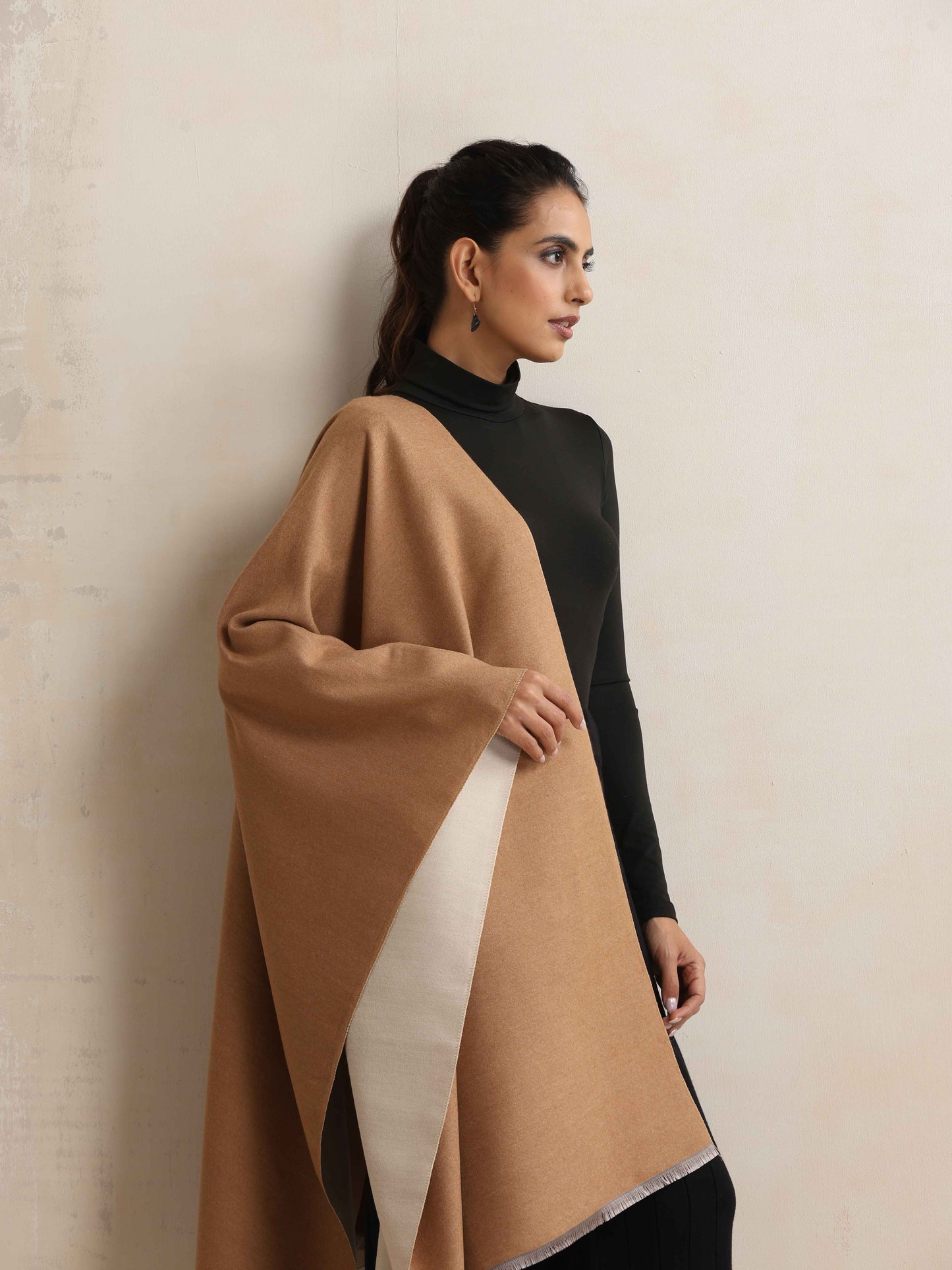 trueBrowns Brown Reversible Solid Woollen Stole | Swadesiicart