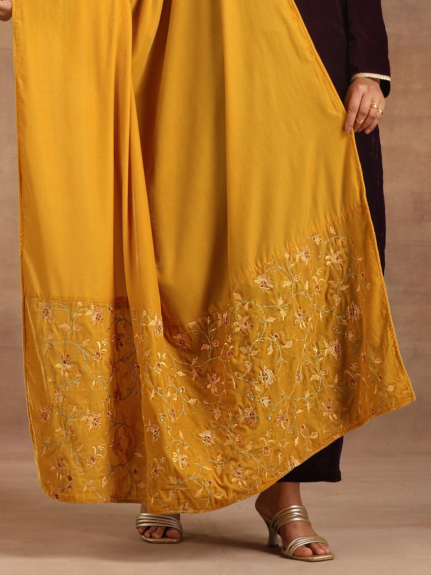 trueBrowns Mustard Velvet Embroidered Shawl | Swadesiicart