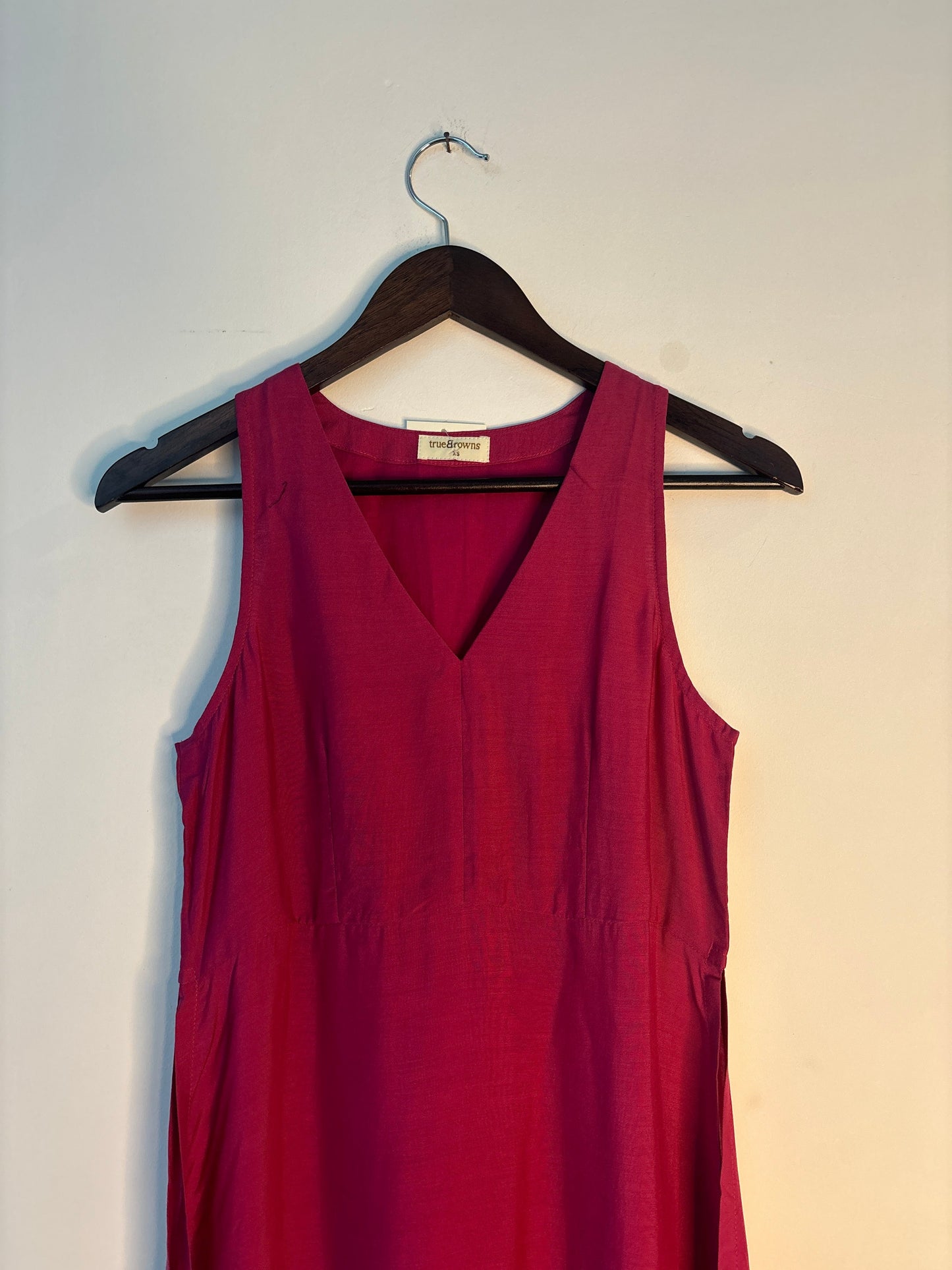 trueBrowns Pink Sleeveless Muslin Kurta | Swadesiicart