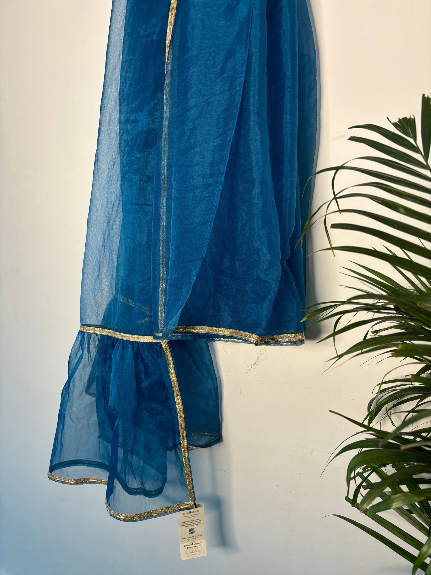 trueBrowns Teal Organza Pre-Stitched Saree | Swadesiicart