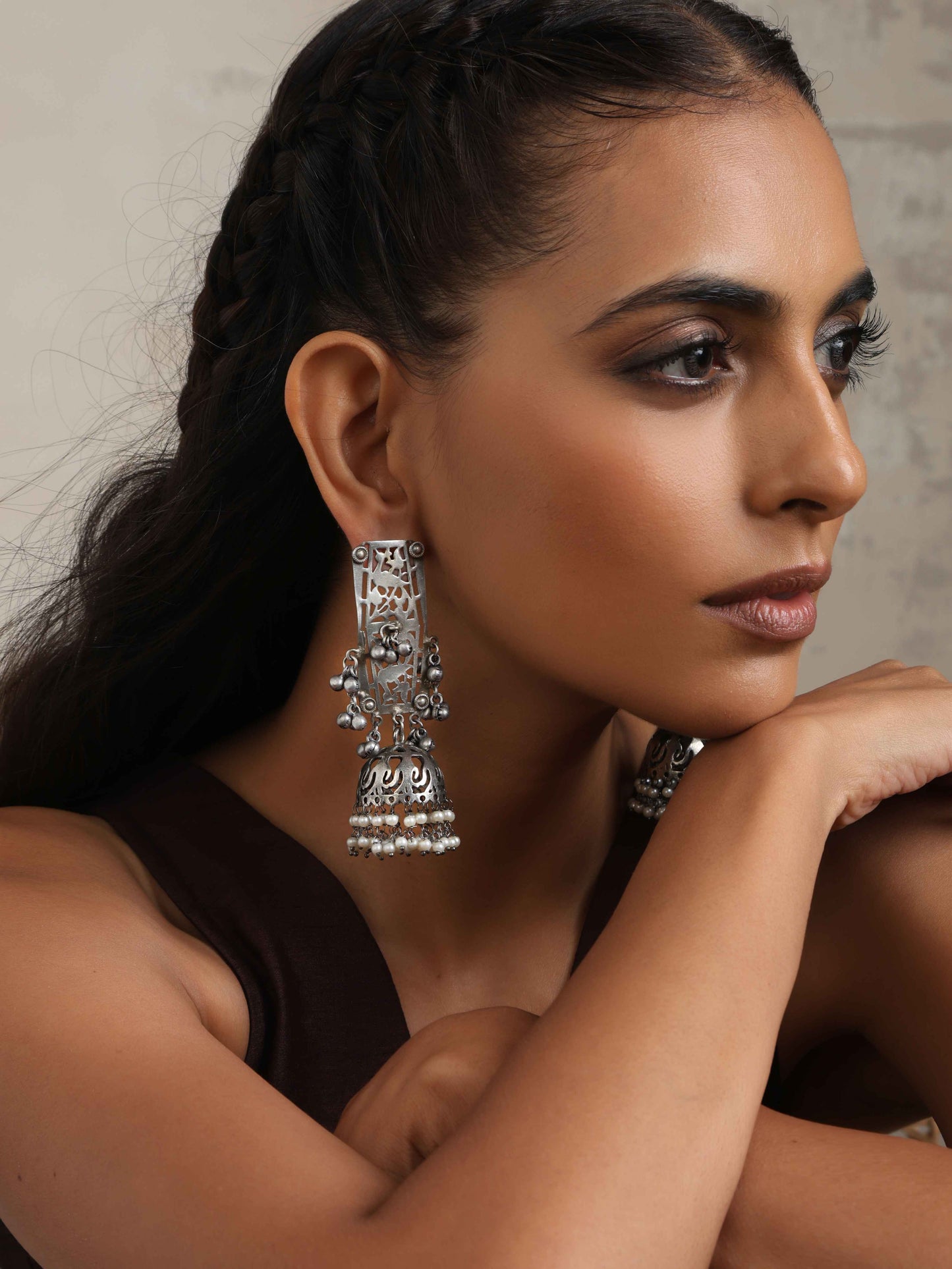 trueBrowns Silver Tone Floral Jhumka Earrings - Swadesiicart