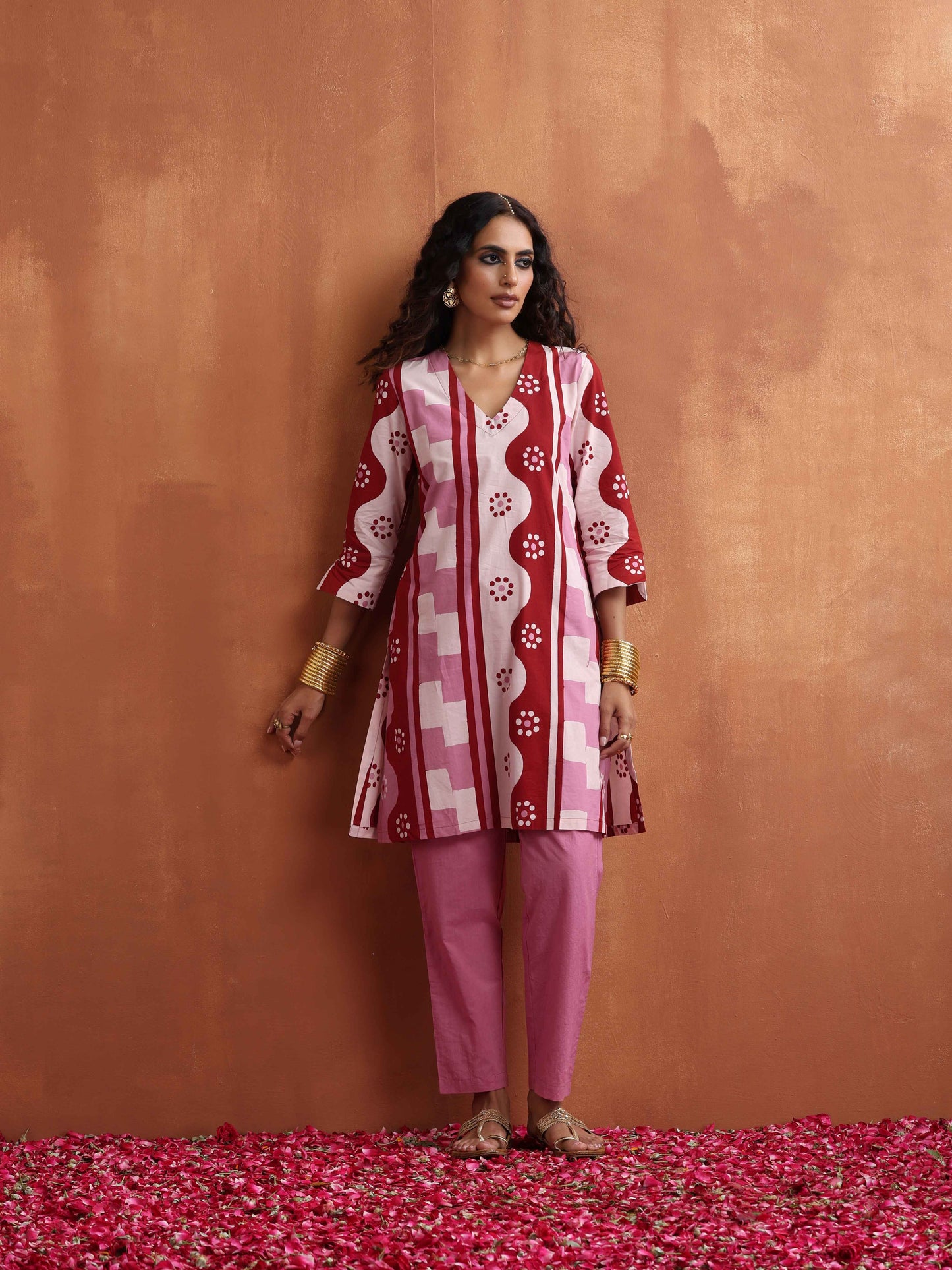 trueBrowns Pink Geometric Print Kurta Co-ord Set - Swadesiicart