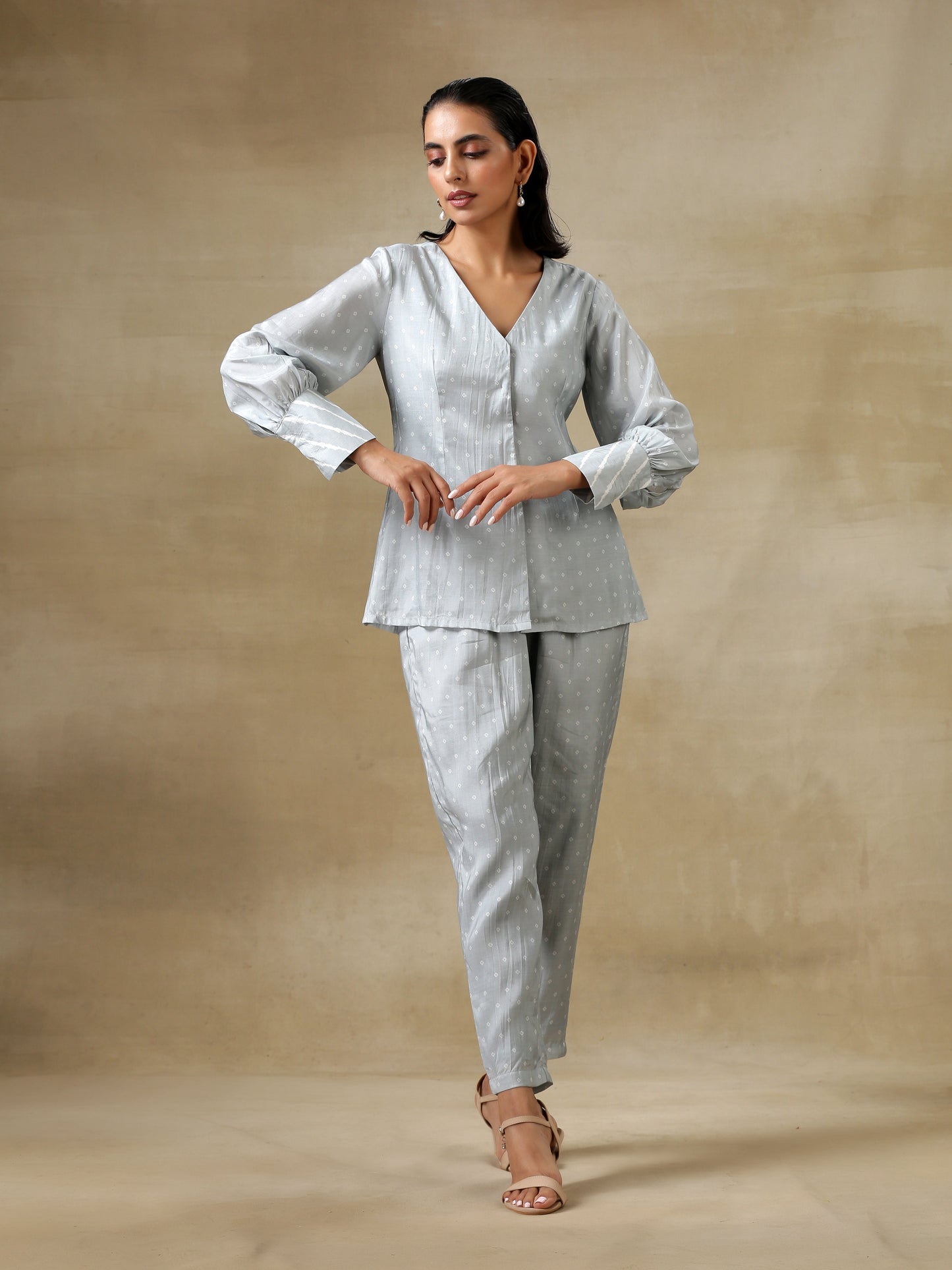 trueBrowns Grey Bandhani Printed Silk Front Open Short Co-Ord Set - Swadesiicart